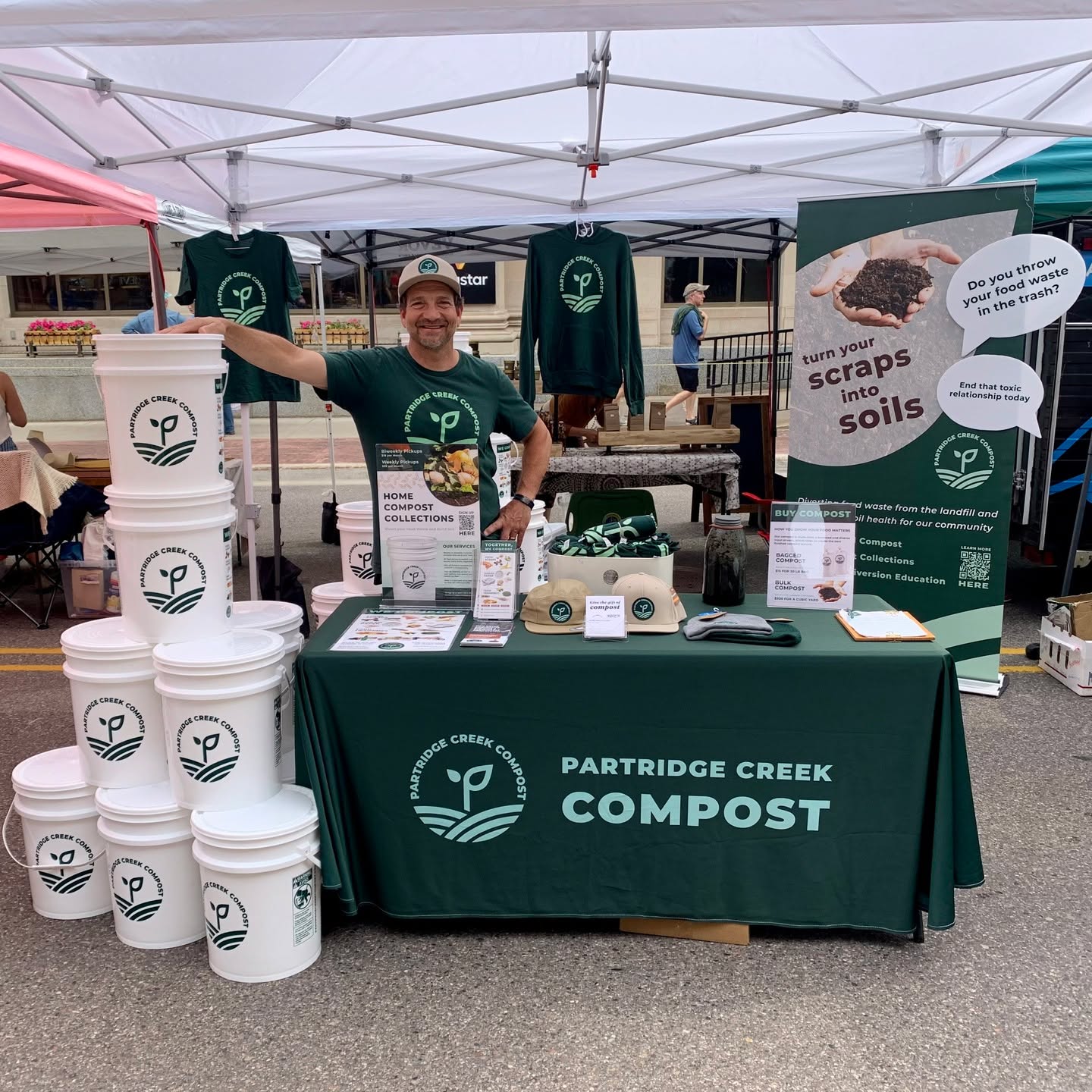 5 new homes joined the Bucket Brigade last night at @mqtfarmersmarket! We're feeling grateful for our community and all the support this project is receiving! #communitychange #compost4life #bucketbrigade #zerowaste #sustainability