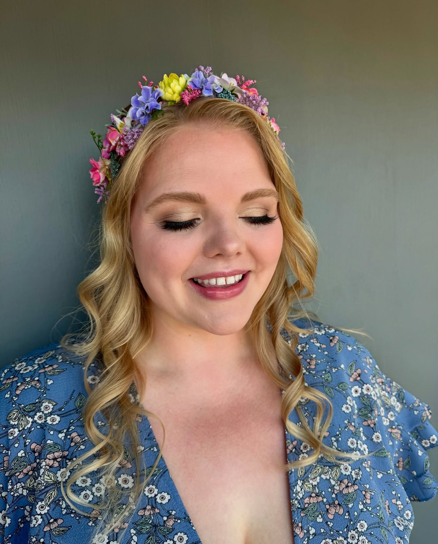 Looking like she stepped right out of a fairytale 🧚 Soft, glowing and magical ✨
Flower crown by @domibellecreations 🌸
#bridalmakeup #makeupartist #JBmakeupartist #ottawamakeupartist #bridalmakeupartist
