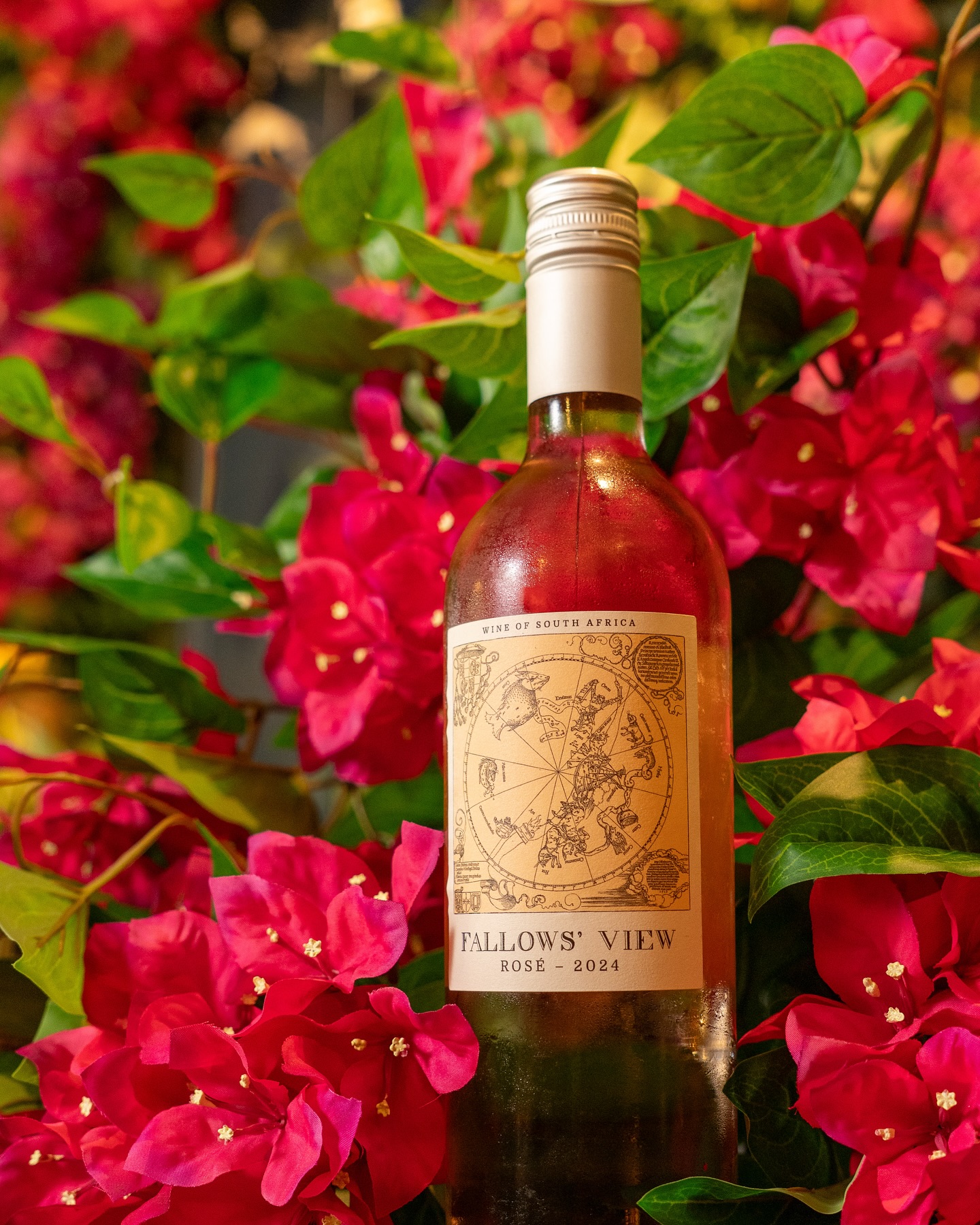 Share a bottle, share the moment.
Choose from our handpicked wines – perfect for two:
🍓Fallows View Rosé
🍋 Linguine Trebbiano Chardonnay
🍇Spanish Tempranillo
All just £10 per person when ordered with a main. (£20 per bottle)
Only this weekend – don’t miss it!
#WeekendWines #winewinewine #rosé #trebbiano #tempranillo #winetime #cheerstotheweekend