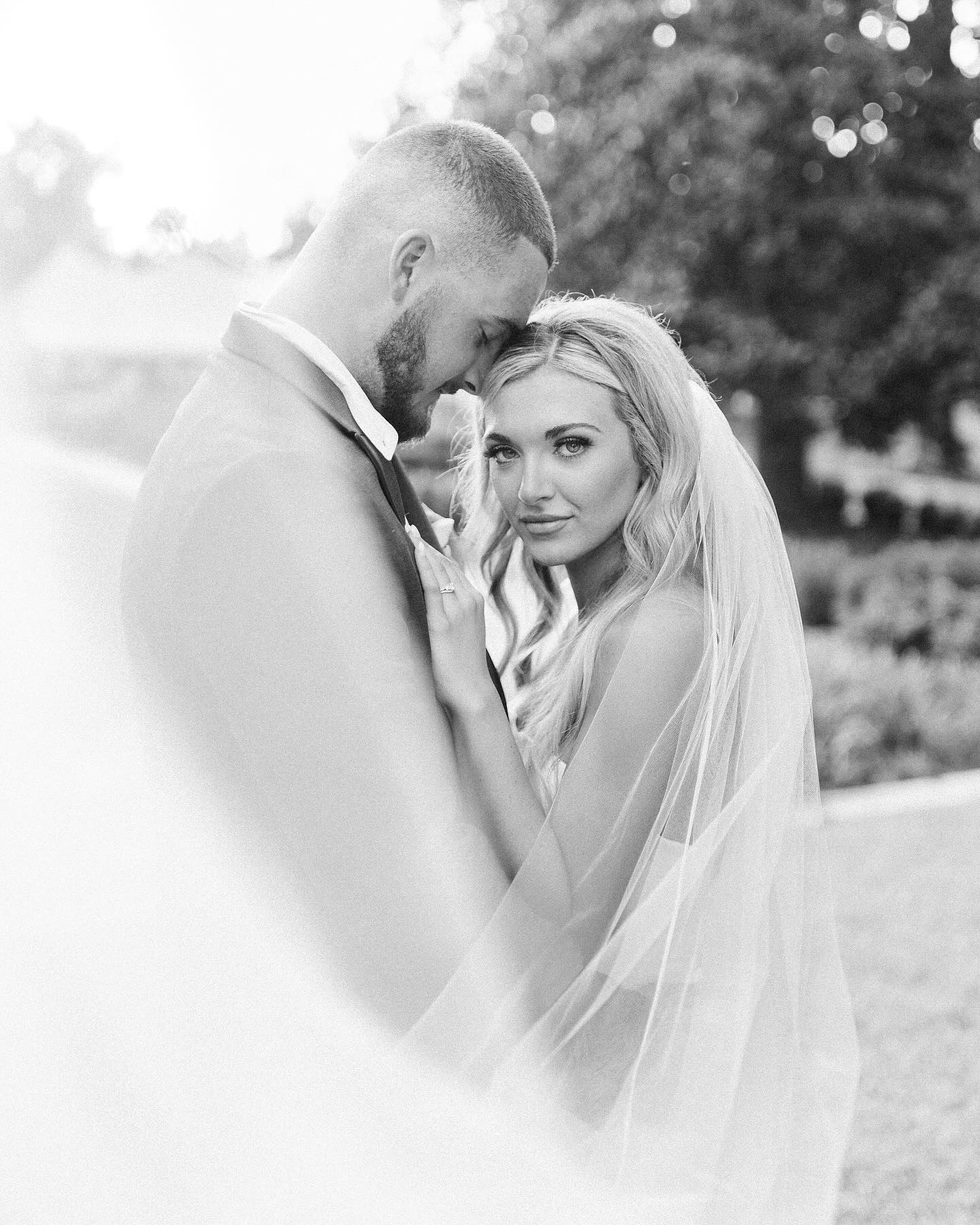 E m m a + C h a s e
6. 28. 25 | B r i c e H o u s e
Introducing the NEW Mr. & Mrs. Warren! What a stunning celebration at @thebricehouse this past Saturday as lead photog, Mary Catherine, got to soak up bounds and bounds of joy and happy memories alongside these two!! E+C sure look good in that south georgia heat!!! So excited to bring this little sneak peek to you guys!!! #ashlyncatheyphotography | Captured by Mary Catherine