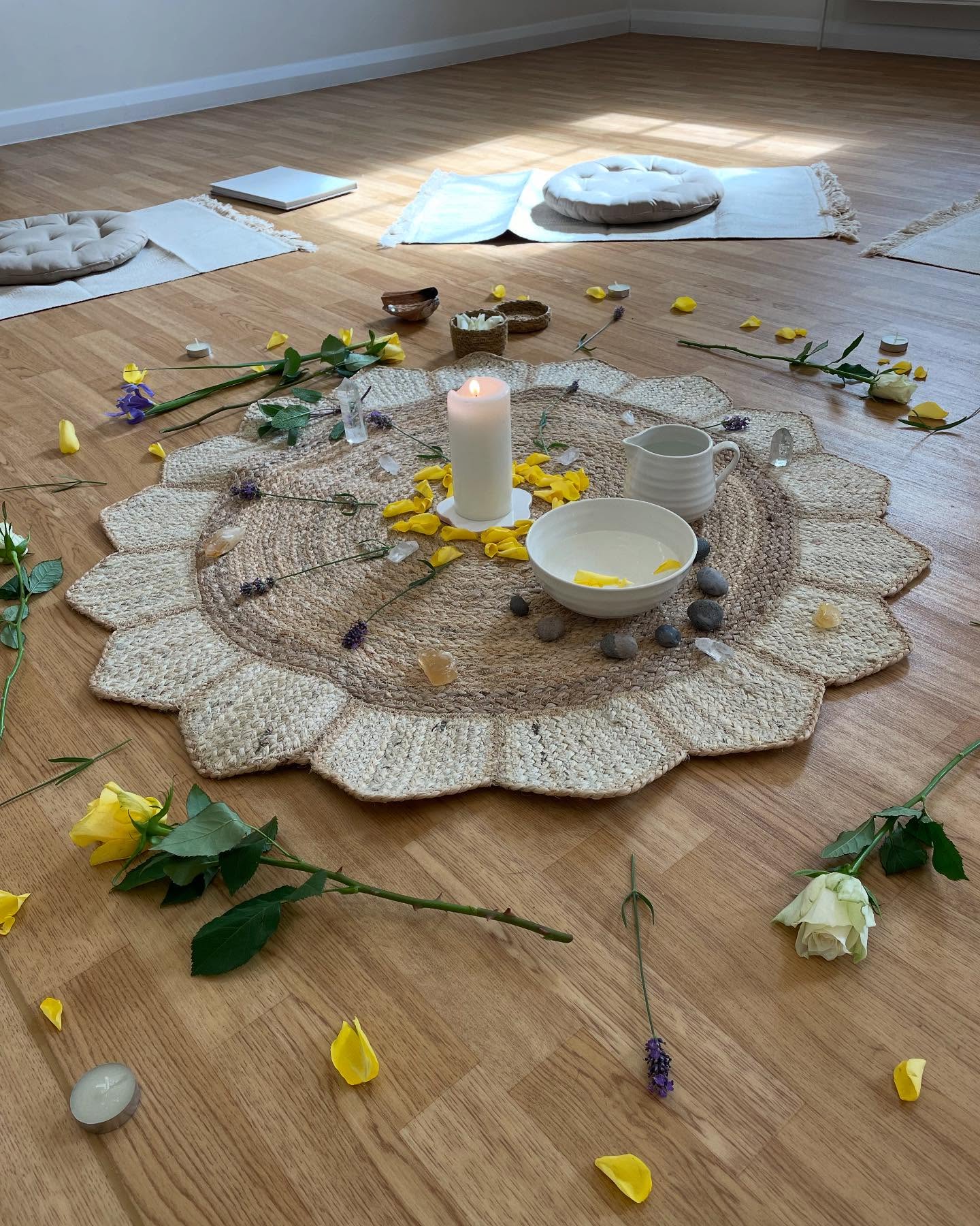 On Sunday I held my second grief tending circle at @westridge_studio 🤍
This time our circle and grief tending rituals were based around the Summer Solstice and the duality of grief and joy 🌞
There were both tears and laughter - a beautiful reminder that both of these feelings can co-exist. In fact… perhaps they exist because of each other.
When we allow ourselves to nurture our grief, we can really lean into experiencing the joy life has to offer us - even in the smallest of ways. To live life more fully than before. Not just in spite of our grief, but because of it too.
We meditated with the sun. Using its power, light and strength to support us during the circle.
Our beautiful altar space was adorned with yellow and white roses, lavender, sage and iris flowers (all chosen for what they represent). Candles to represent the light and lots of healing crystals to help us ground, bring strength and clear any stuck or stagnant energy.
Some of the group brought along their own items to add to the altar space too - both representing their grief and items of strength and guidance.
We spent time exploring Francis Weller’s Gates of Grief and spent some time journaling on the ones we connected with.
This was all followed by a gentle and moving share. Where the group each shared the grief that they were holding in their hearts, supported by the others in the circle.
I am so in awe of everyone who came along. Many coming to grief tending for the very first time. Taking the first step to connecting with their grief and allowing it to be held and witnessed by others.
A special thank you to @nourishingly_noshed for the delicious treats that helped us to ground after our sharing. Pure joy and yumminess in my eyes 😋
✨ If this sounds like a space you’re longing for, please come and join me for our next circle - I will be sharing more details of dates soon! ✨