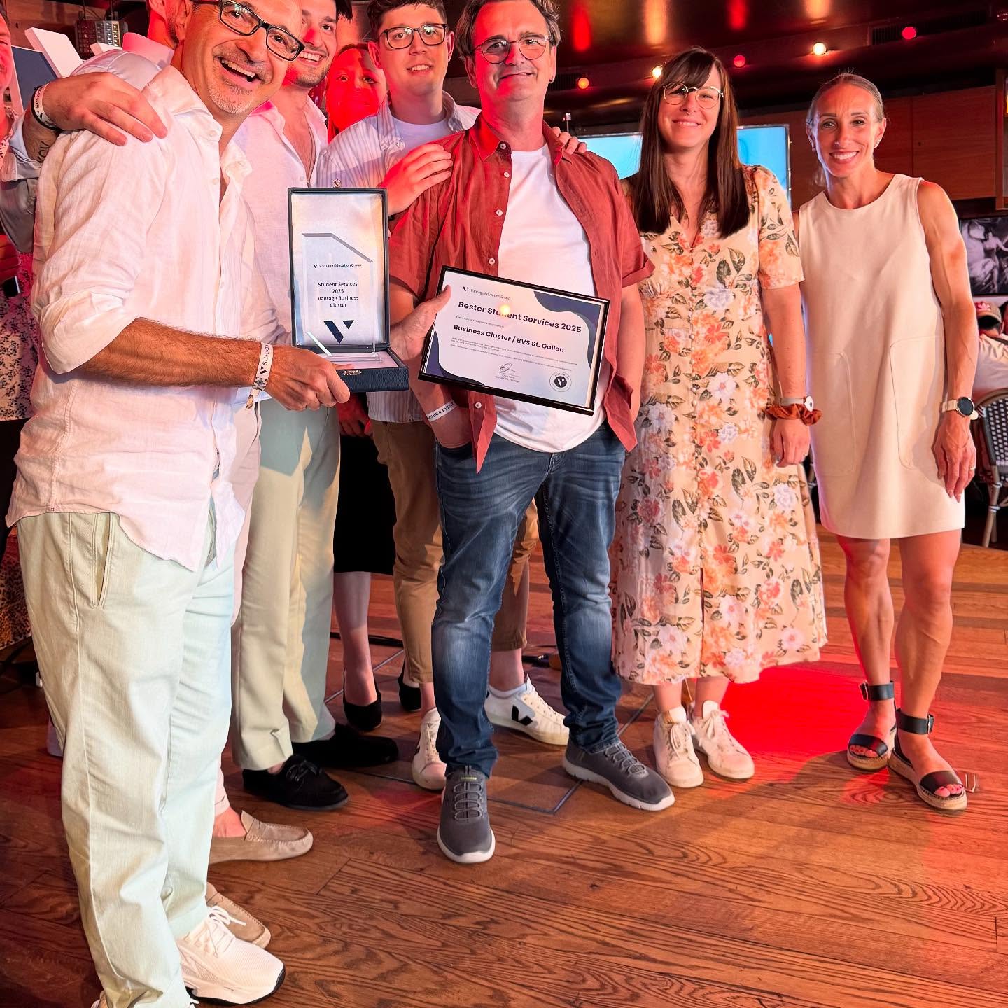 BVS St. Gallen gewinnt Award „Bester Student Service“ aller Vantage Schulen Schweiz.