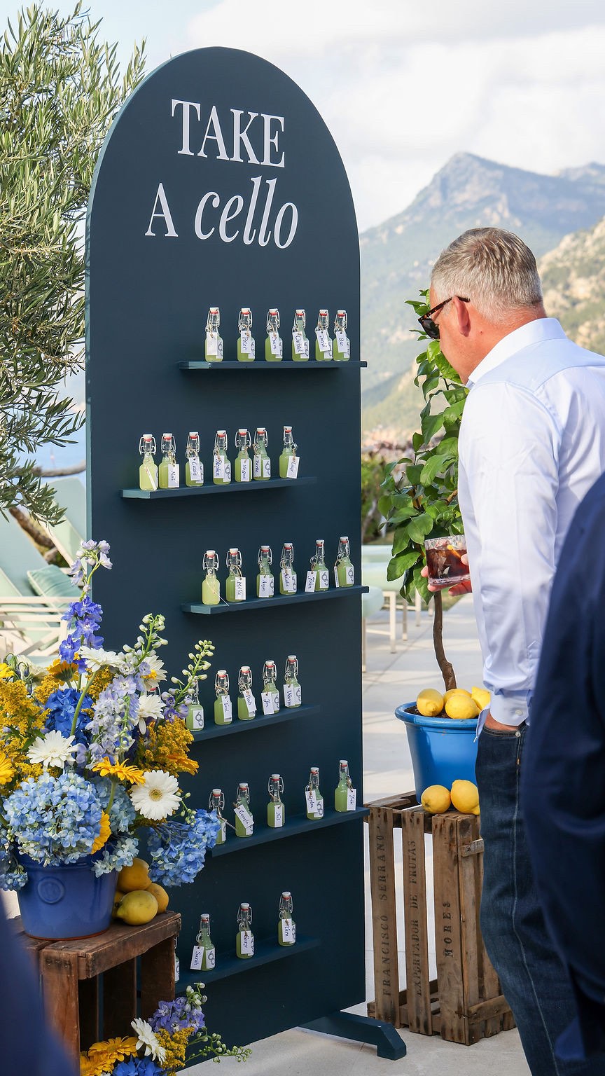 Behind every unforgettable event is a team of dedicated planners and talented suppliers working tirelessly to bring the vision to life.
Here’s a peek into the magic from a recent five-day celebration in Mallorca!
Planning: @daisyamodioevents
Photography: @theysaidyesphotos
Venue: @sonbunyola
Flowers & production: @bombillas_y_flores
Sound: @panela.productions