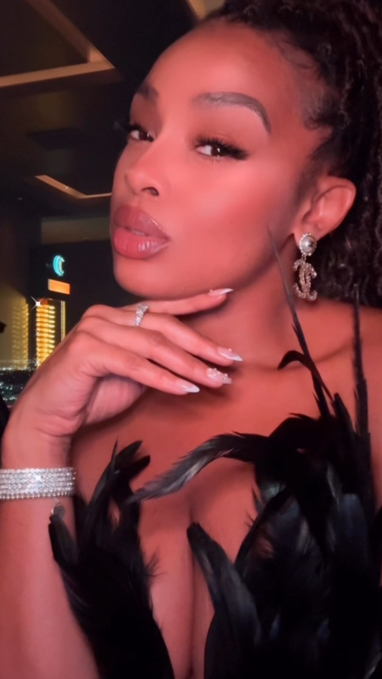 11/11 @ 11:11pm💫✨
Today isn’t just my birthday; it’s a reminder of life’s beauty, resilience, & magic🪄Celebrating on this special day of wishes and synchronicity, I feel incredibly blessed not only by the time I’ve been given but also by the amazing people and memories that fill my life🙌🏾🫶🏽
Each year is a chapter of growth, gratitude, & manifesting my dreams💫I’m thankful for every lesson, every blessing, and every moment that has shaped me.
Here’s to another year of love, light, and stepping into greatness with an open heart💛
Cheers to what’s ahead🥂🎉
@legacyclubvegas
📸 @divineink.us
#1111Birthday #GratefulHeart #ManifestingMagic