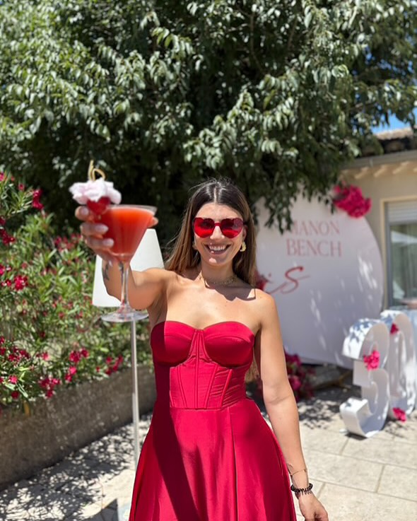 Qui de mieux placé que vous pour parler de nos cocktails ?
#suddelafrance☀️ #cocktails #barman #bartender #barmanprivé #baradomicile