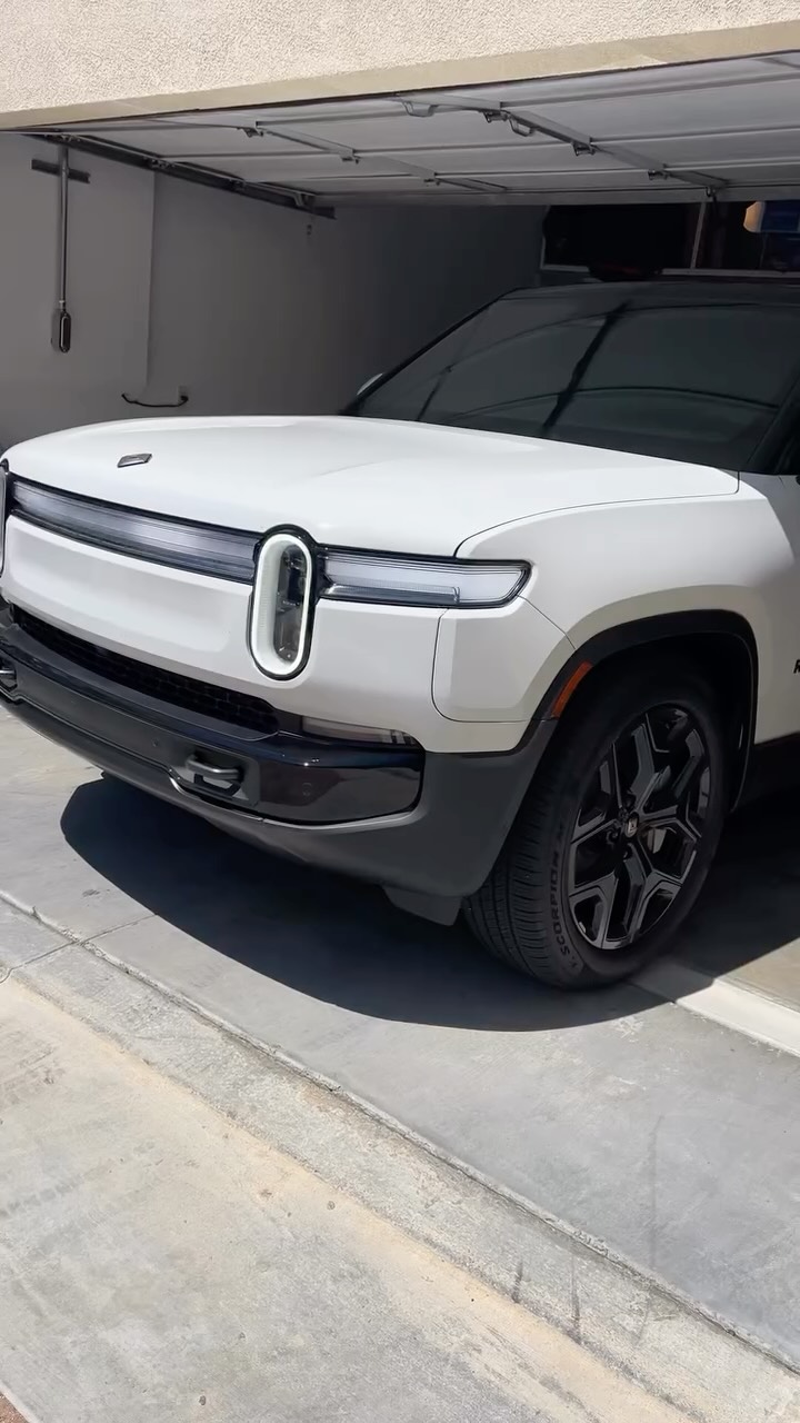 🗓️Book your Window Tint appointment with us today
🛡️When you want privacy and protection from the sun Window Tint is the one! 😎☀️
💥2025 Rivian R1S
🛡️Completed in Pro Nano Carbon
✅20% All Around
✅70% Front Windshield
🥇We Specialize In All Makes And Models
☎️Call ,Text Or Dm Us to schedule Your Window Tint Or Paint Protection Film Appointment !
(626)328-3807
#fyp #explore #explorepage #fypシ #teslamodel3 #teslamodels #mercedesbenz #benz #cybertruck