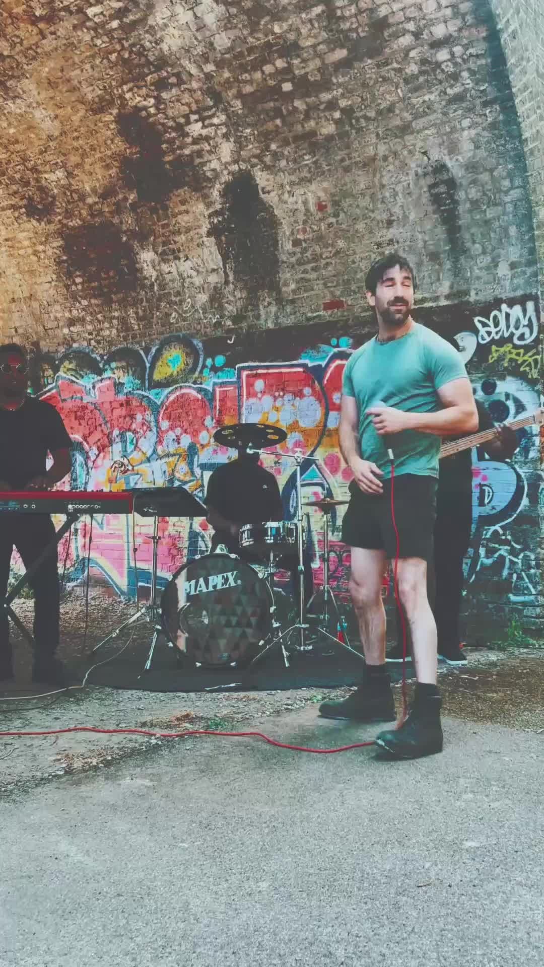 A London Summer Heatwave expressed through reggae music...
It's that time again 🥵
"Feel your body bouncing on this real bassline, coursing through your veins feeling this natural vibe"
#reggaemusic #londonheatwave #londonsummer #londonreggae #thewisebloods #urbanstyle #rootsreggae #rapflow