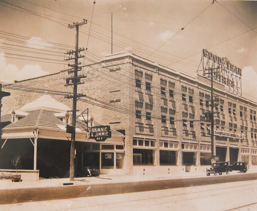 🕰️From 1930s steel to 21st-century style-- the Goodyear Tire Building stands tall through time 🏫🛞
#historicbuildings #expopark #lofts