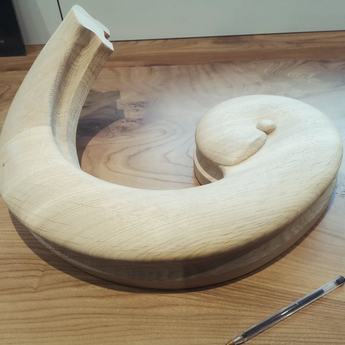 #monkeytail finishing detail for a staircase in fulwood.
#stair #staircase #oak #europeanoak #5axismachining #5axiscnc #woodwork #woodworking