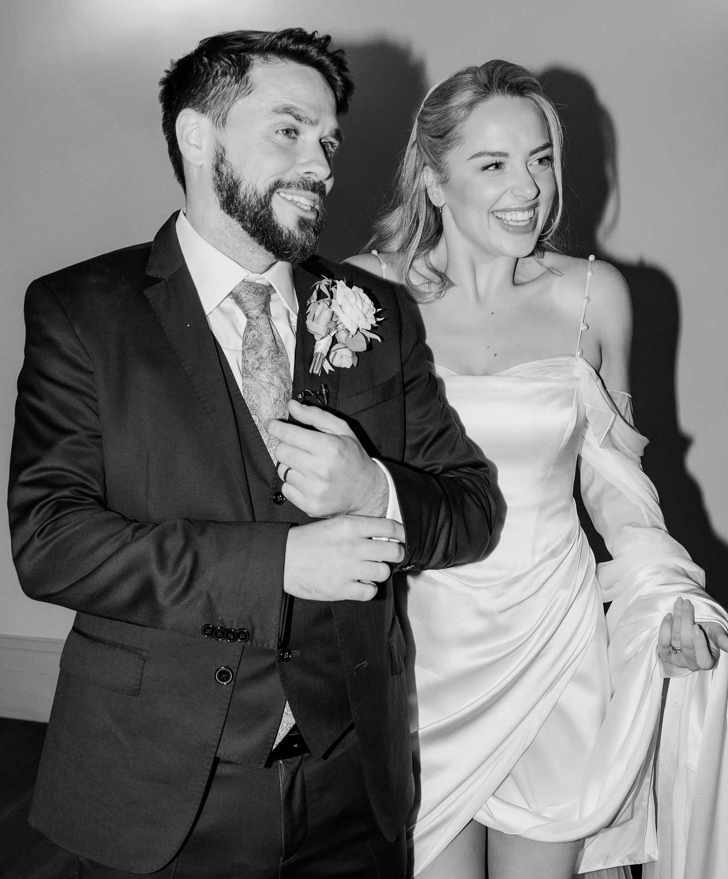 B+W Portraits of Emma’s first elevated natural look, in the evening we went for a more sultry smokey eye and a neautrak lip for timeless & elevated whisper of glam 🤍
The talented @agnes.black behind the camera 😍