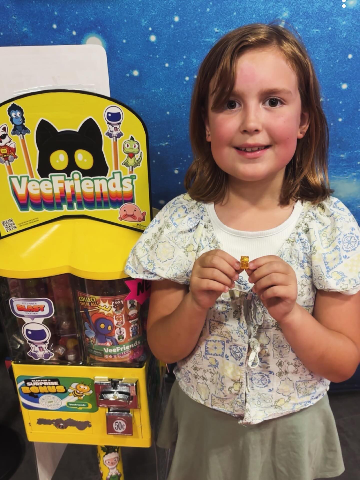 This @veefriends collector found a GOLD BOSS BOBCAT at Thunder Road!😺🔥⭐️ Very Rare! Nice find!
#Veefriends #VFMinis #ThunderRoad #LOUDVending