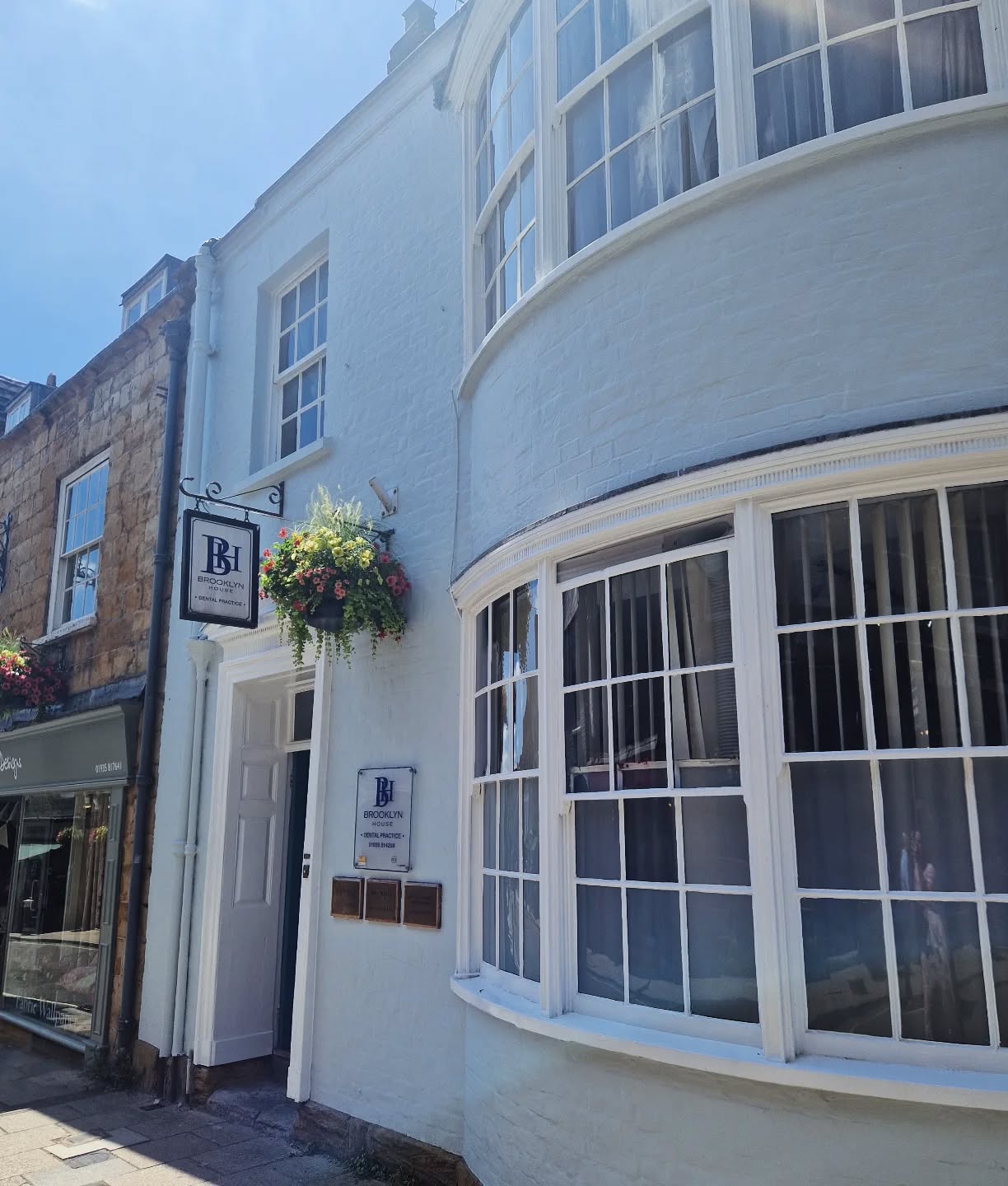We've had a freshen' up ✨️☀️
It's incredible what a lick of paint & some good weather can do 🤩