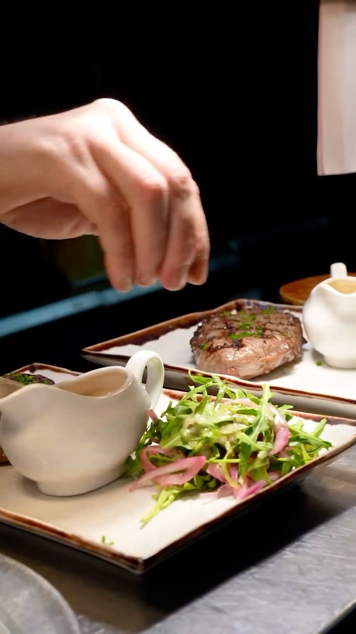 Father’s Day this Sunday!
What better way to say thanks than with a proper steak 🥩🔥
Book now:
https://www.smokehouseandcellar.com
-
-
-
#FathersDay #KnutsfordEats #CheshireFoodie #SteakLovers #SundayPlans #TheSmokehouseKnutsford #SupportLocal #FoodieUK