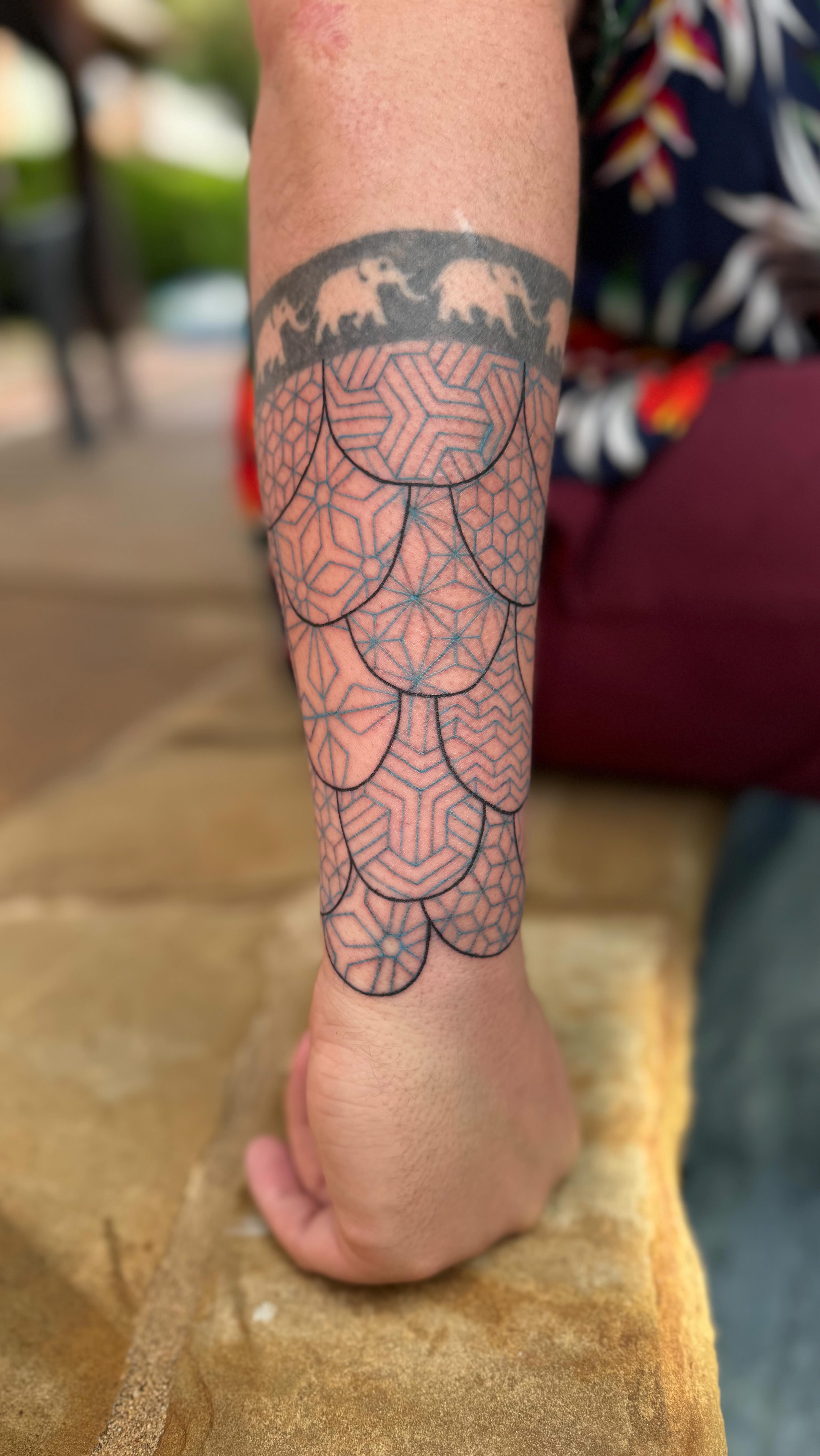 Don’t worry, I’ve got second skin for those of you mermaids that can’t stay out of the water!! Book your tattoo and let’s be mermaids together 🧜♀️✨
#sanantoniotattooartist #femaletattooartist #sanantoniotattoos #customtattoo