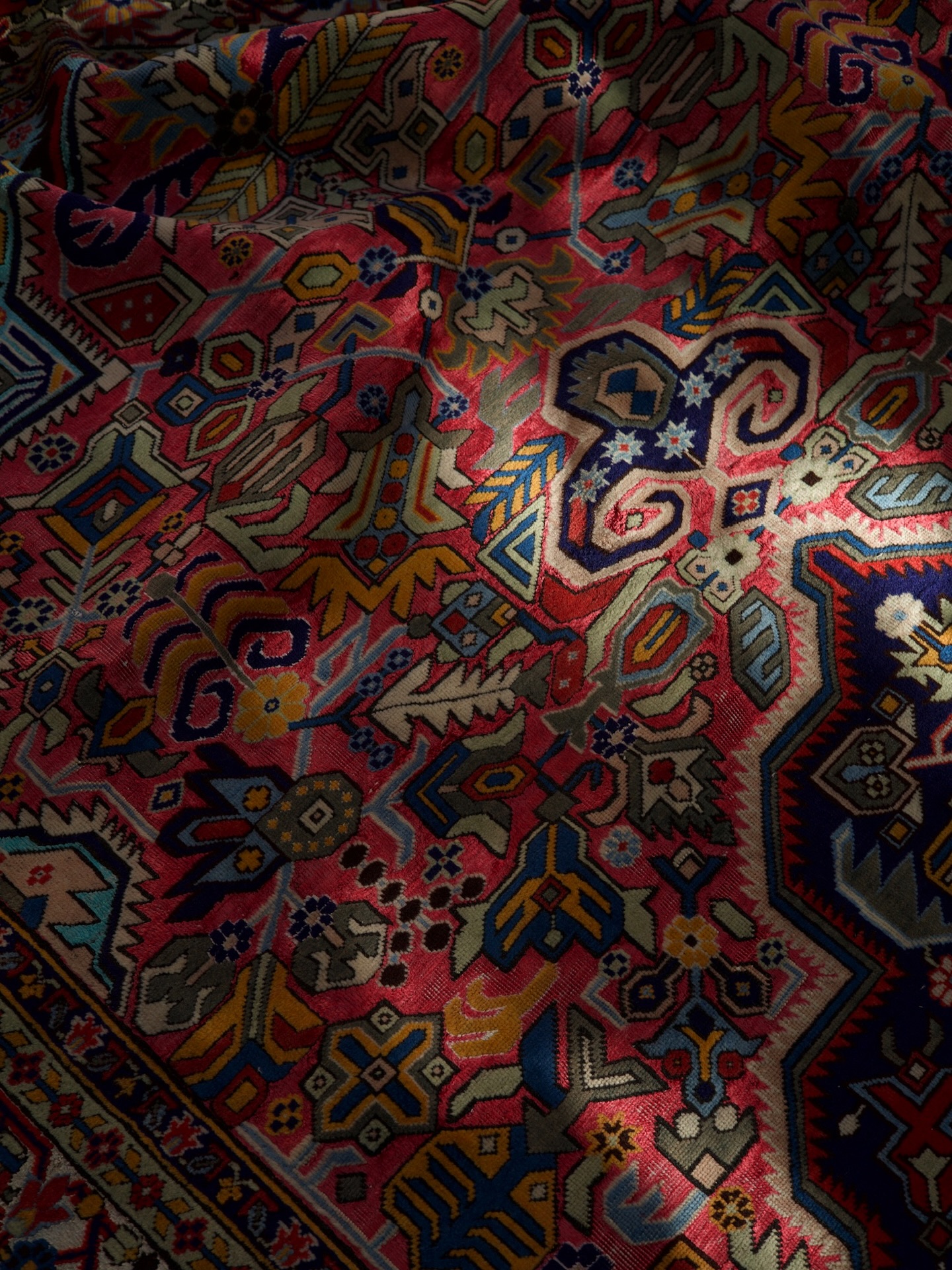 It’s too early to post a full picture of the carpet; let’s admire each knot of it first. 🥹