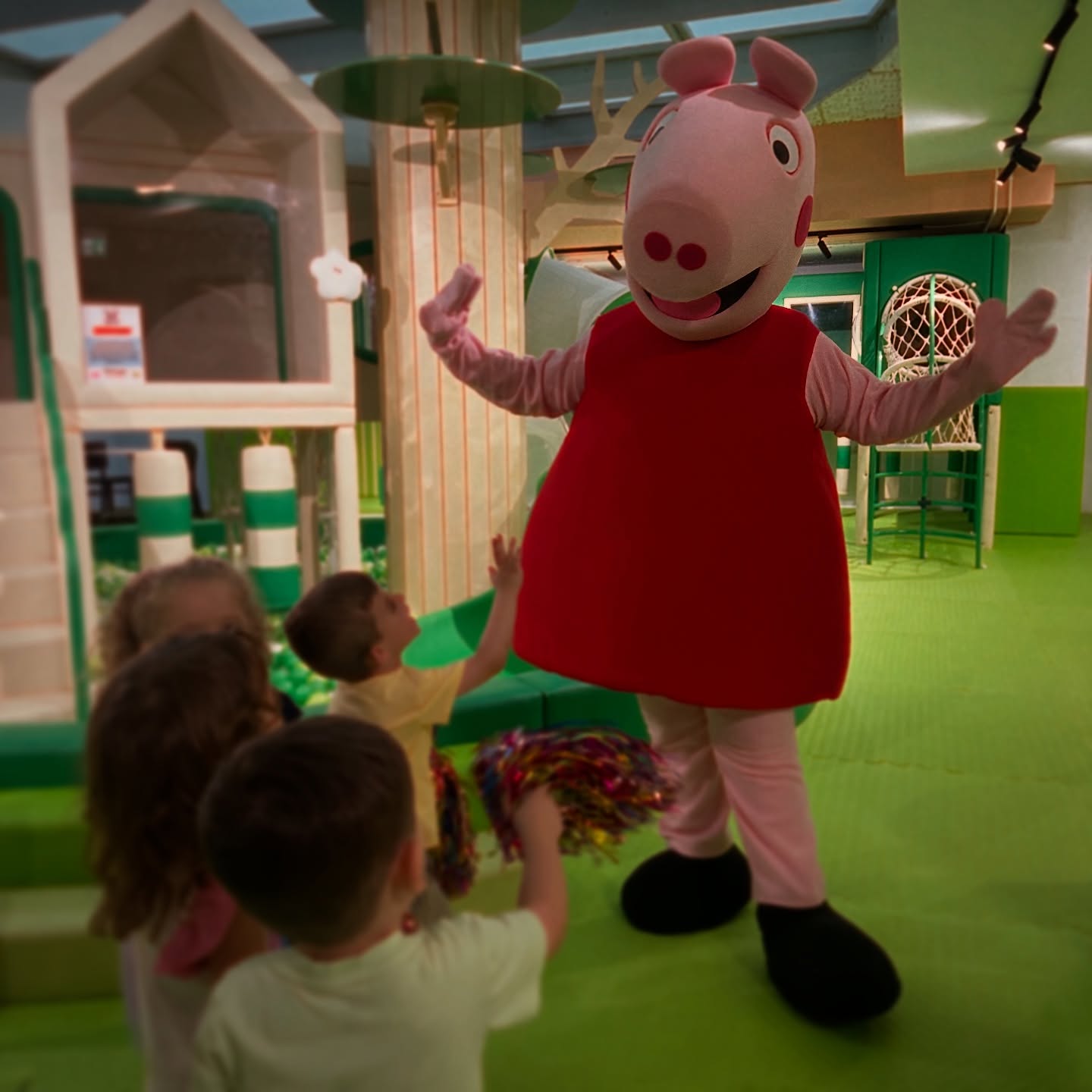 ๐๐ท OINK OINK! Guess whoโs ready to party? ๐โจ
Peppa Pig is here to make your little oneโs big day unforgettable! โค๏ธ๐
๐จ Fun-filled activities
๐ธ Cute photo moments
๐ Loads of giggles & memories
๐ Book your Peppa-tastic party now and let the oinking fun begin! ๐ฝ๐
๐ Tag a friend who LOVES Peppa Pig!
#PeppaPigParty #WallyJolly #KidsPartiesMalta #PeppaPig #PartyTime