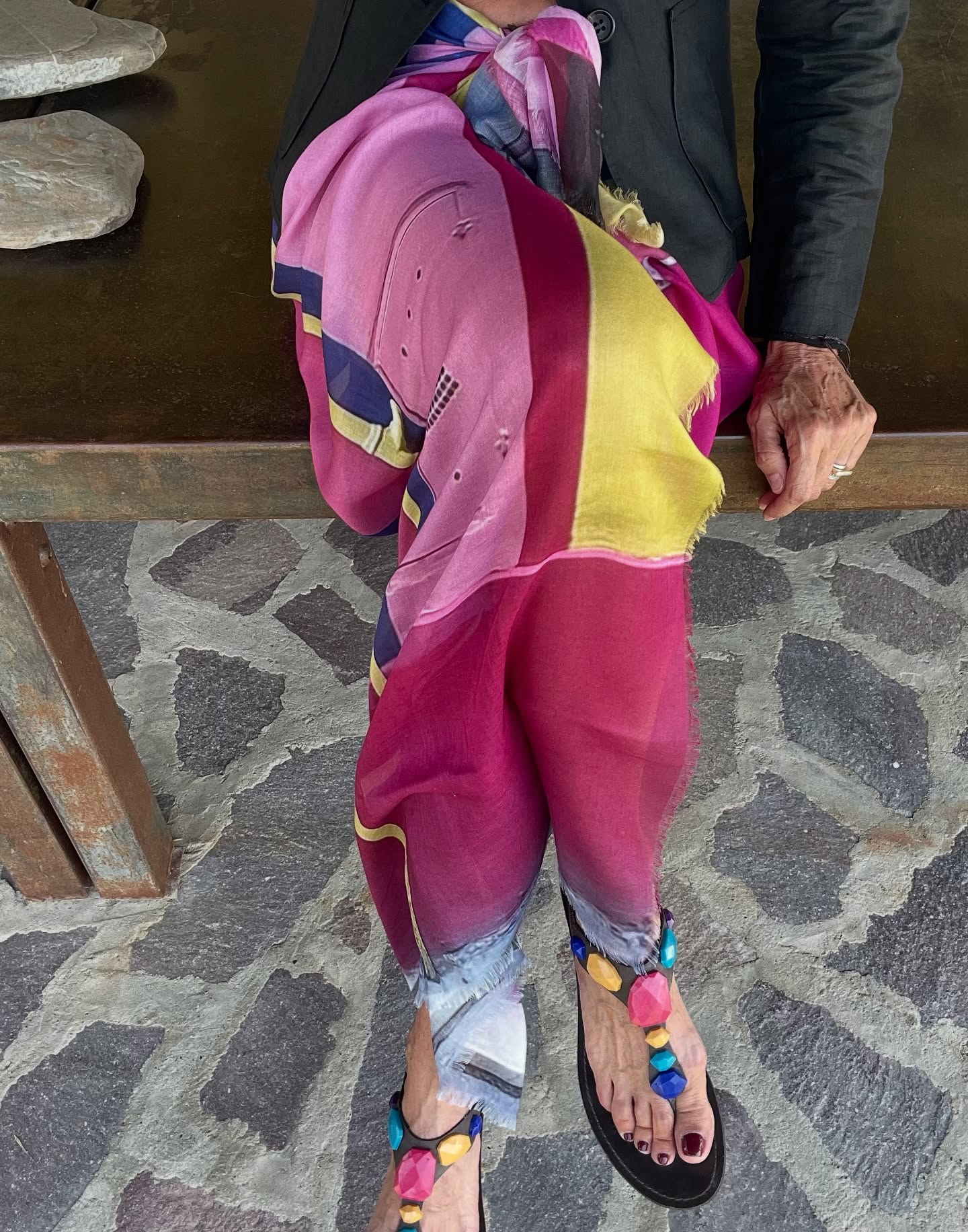 PINK PINK PINK 🩷
Maxifoulard Pink House
.
.
.
#pink #maxifoulard #madeincomo #madeinitaly #scarf #accessories #followers