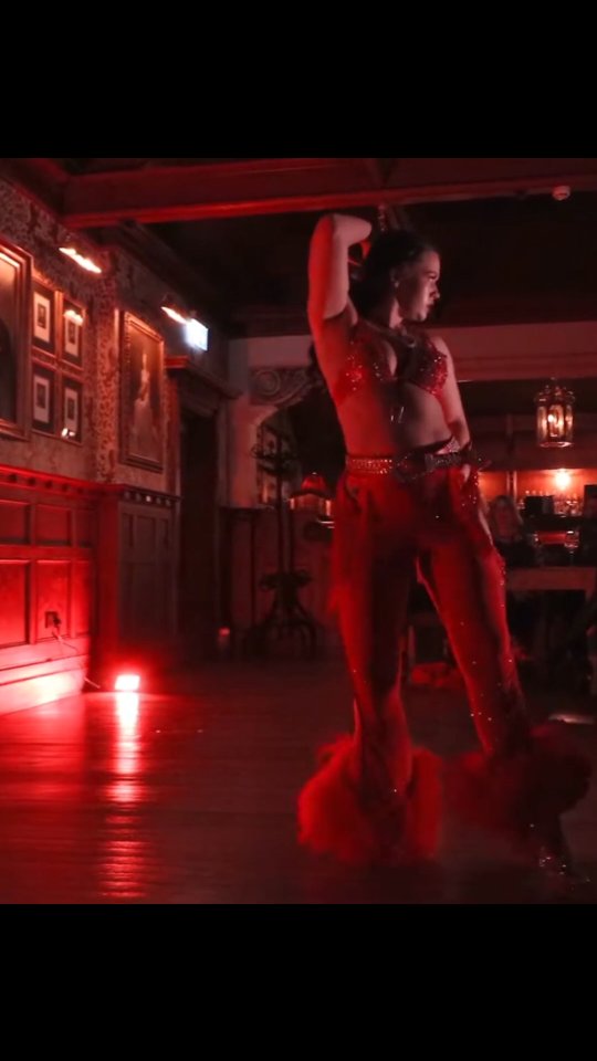 3 Years ago I rebranded my shows to the Cosy Cabaret ✨
Fun fact at that point I had been producing for 5 years and it was the first time I performed in my own show. I do actually perform in my own shows now, just every two years in Nottingham, which means I'm due next year 👀
#CosyCabaret #BurlesqueProducer #BangBang #BurlesquePerformer #NottinghamBurlesque #BurlesqueDancer #CowgirlBurlesque