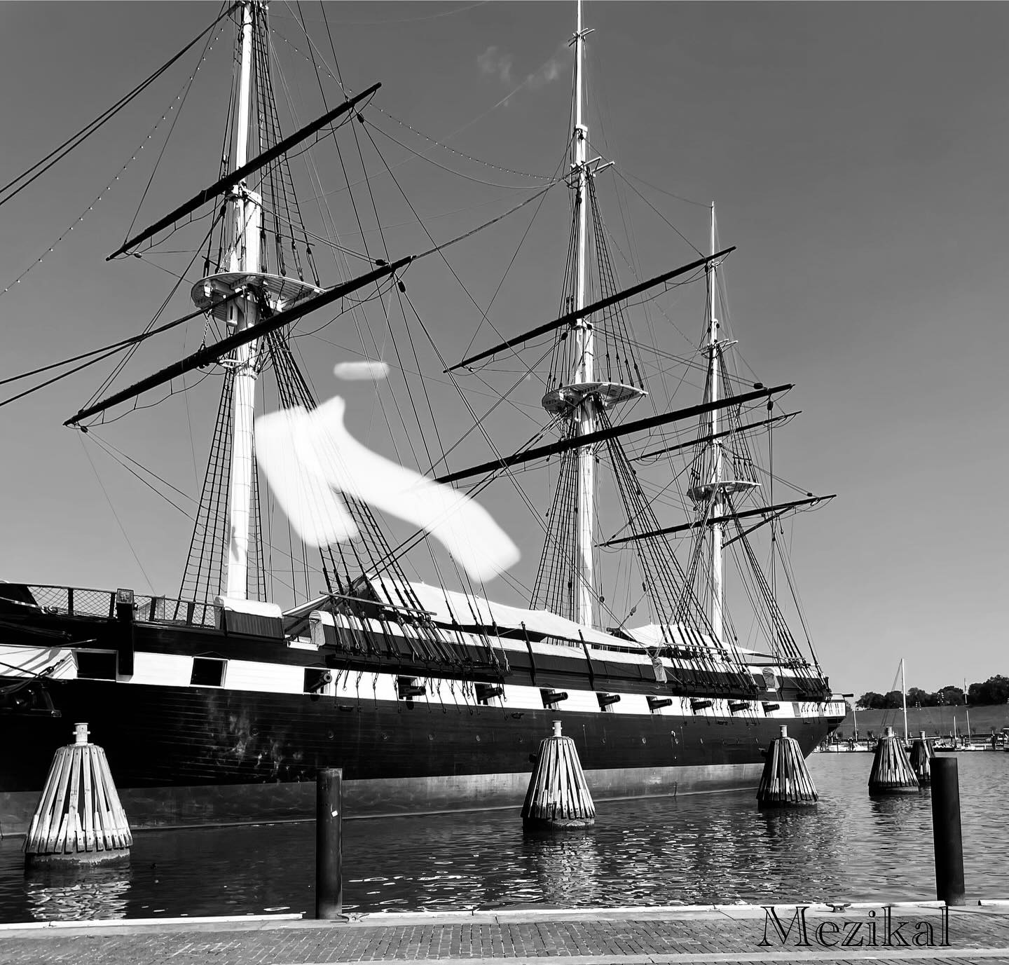 Mezikal Photography.:Baltimore Harbor.#eccentricart #mezikal #worldphotography #worldtraveler #landscapephotography #published #exhibition #exhibitedartist #juriedartist #exhibitors