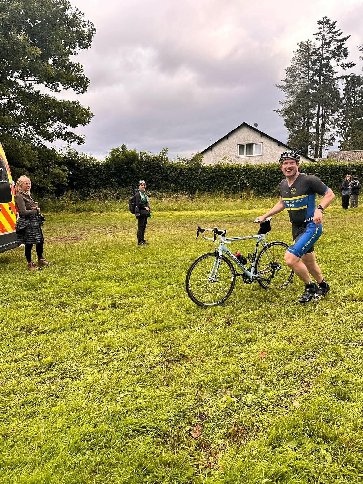 🏅Medal Monday🏅
This weekend seemed like a slightly quieter one than usual but we still had lots of athletes training & racing hard 💥
Well done to @hlewistga for an impressive 3rd place finish at Brecon Titan 70.3 in some less than favorable weather conditions 🌧️ 💨 . Amazing 🤩
@rldcampbell was competing at Windermere sprint triathlon, looking extremely happy to be out on the bike considering a 7 hour drive and a 4:30 alarm!! 💪🏽
@dr_sian completed the big welsh swim in Llanberis again! 🔥 well done Sian!
We also had the selfie kings, @tri_hard_tal & @huw.neale , who decided hill reps up the Rhigos were ideal plans for a Friday night 🤯. Getting ready for IM world champs in Nice in September!!
Big weekend incoming… Swansea 70.3… it’s looking like a hot one 🔥🔥
See you there 💛💙🖤
#cardifftriathletes #sprinttriathlon #ironmantraining #ironmanworldchamps #swimming #llanberis #swansea703