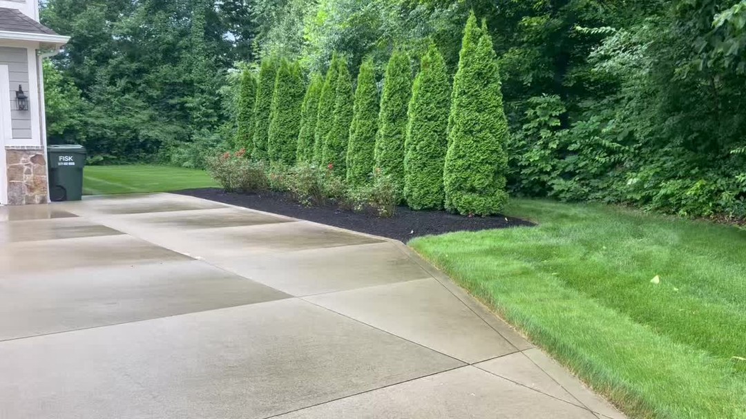 Check out a mulch job with Normanās! We have a few spots left in the season for your landscape or hardscape project. Contact us today for a free quote! #normanlawnllc #landscaping #hardscaping #qualityeverytime