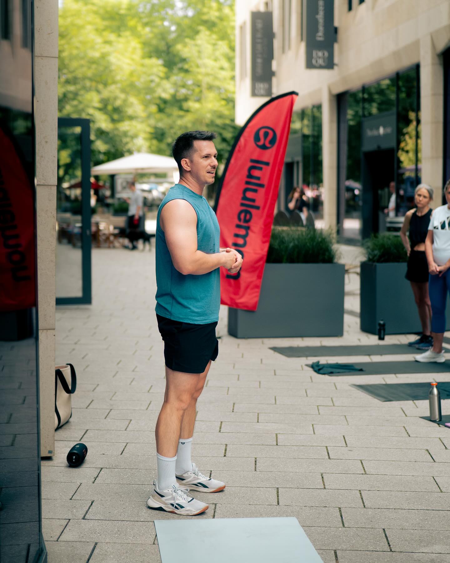 Doing what I love with the best community I can imagine 🥳
Kleiner Throwback zu unserem letzten @dorotheenquartier Workout bei @lululemoneurope
Thanks for showing up 🥹
Alle nächsten workouts findet ihr auf: 0711workoutclub.de
Für personal Training gehts hier entlang:
coach-julian.de
📸 @laurin.visuals
#lululemonambassador #personaltrainer #stuttgart #0711