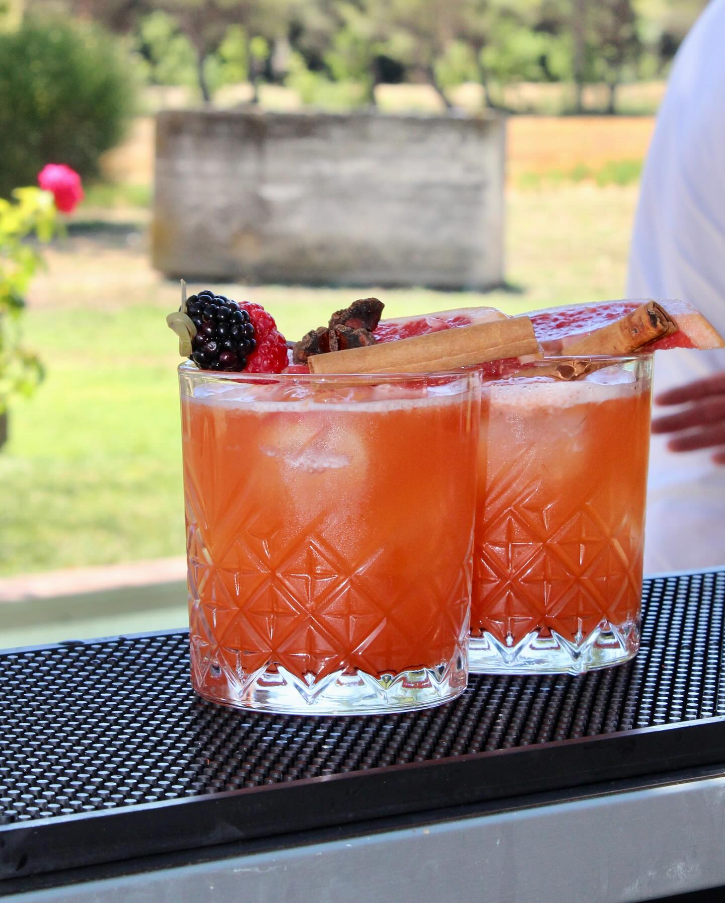 Nos cocktails création au service de vos envies !
Retrouvez la carte de nos cocktails sur Instagram et sur notre site web en bio !
#cocktail #barsud #cotedazurfrance #barmanprivé