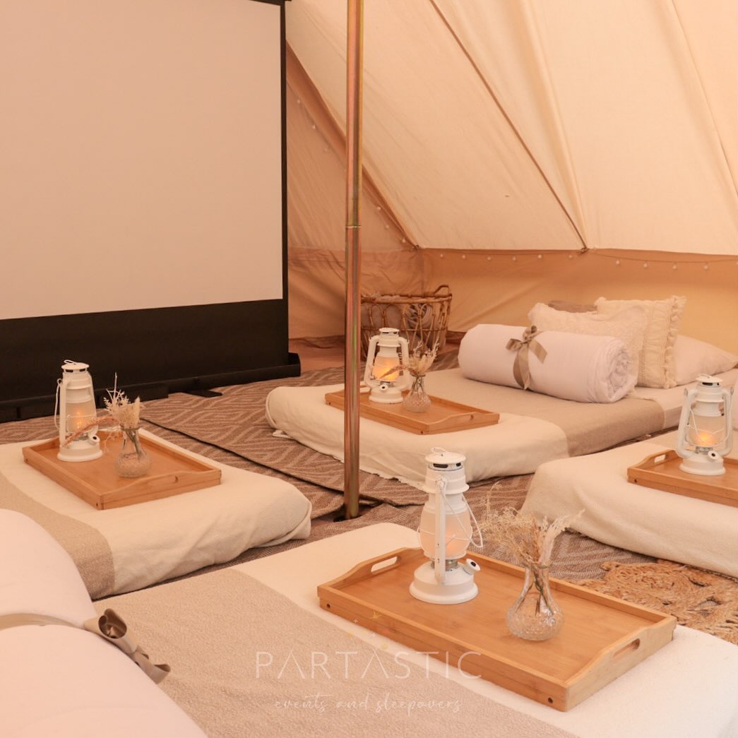 Super cosy boho cinema in the Tuareg tent.
Making the most of the lovely warm summer nights.
🌾
.
.
.
#glamping #outdoorsleepover #belltent #canvastent #tuaregtent #belltentsurrey #glampingpartyideas #belltenthire #belltentstyiling #belltentsleepover #belltentparty #belltents #boho #bohoparty #bohosleepover #bohemiannights #bohoevent #bohoglampover #bohostyle #bohochic #bohovibes #bohosleepoverparty #bohosleepovers