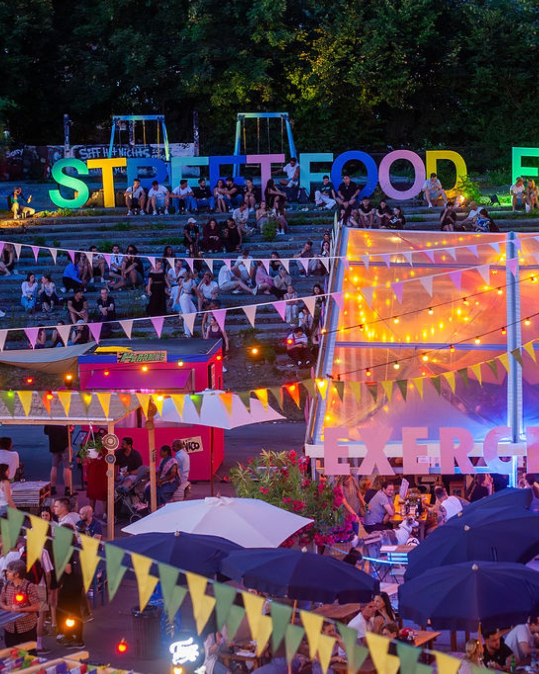 Ein Abend mit Freunden, gutes Street Food und ein Drink in der Hand machen den Start ins Wochenende einfach perfekt. Geniessen wir die letzten drei Tage auf der Hardturmbrache in vollen Zügen!
➡️ Nur noch bis am 6. Juli!
📸 @evifragolia