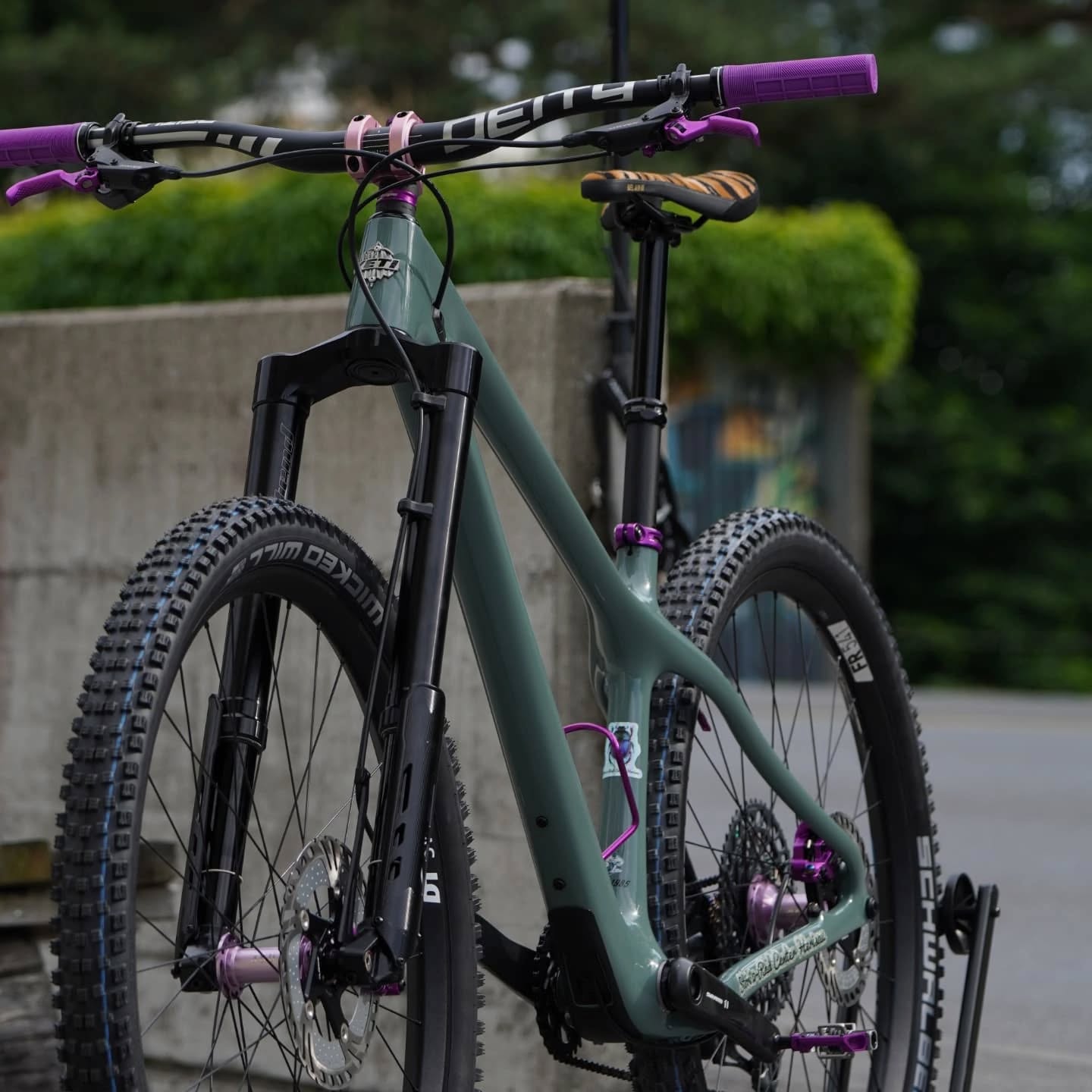 Roman sagt " Hardtail never dies "
Yeti Arc custom @stoeri2radcenterherisau
1 of 1 🤘
www.stoeri-herisau.ch
#bikeofinstagram#bikeporn#mtb#hardtail#mtbenduro#mtbswitzerland#ridelife#bikeshop