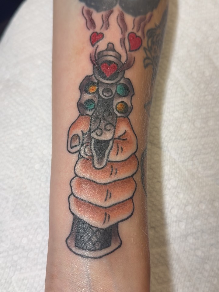 Fun walk ins made lately, plus some healed work, and Roch. Thank you all for getting tattooed! Books always open, got time in July/August. DM to get in🫵
@cybertrontattoostudio
#traditionaltattoos #tattoosnob #americantraditional #americantraditionaltattoo #americantraditionaltattoos #dentontattoos #dentontattooartist #dfwtattoos #dfwtattooartist #dentontexas #dfwtexas #texastattoos #texastattooartist #traditionalcolortattoo #freshtattoo #healedtattoo