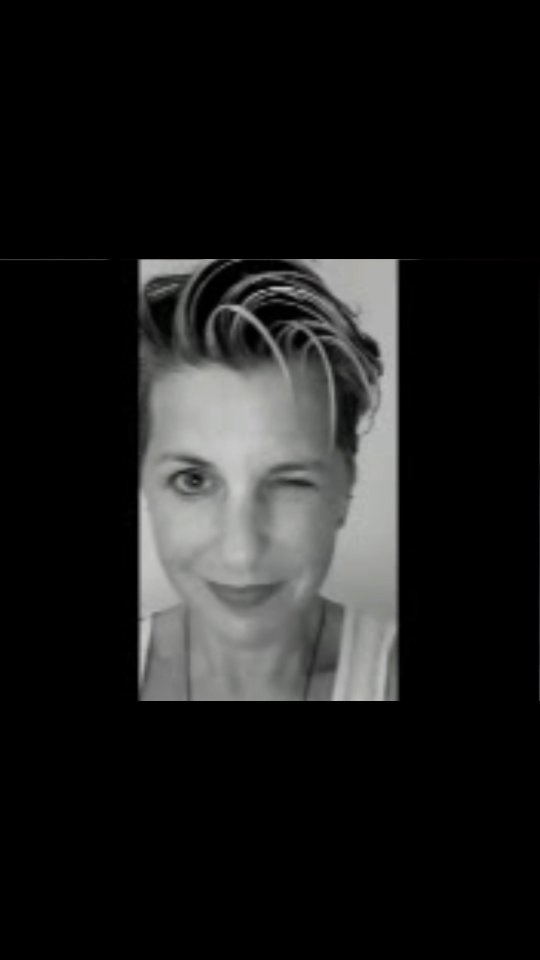 It's exactly 10 years since I was diagnosed with #parkinsons. I was 47, so was classed as #yopd / young onset #parkinsons.
The last decade is not easy to sum up.
Loss, grief, joy, laughter, counselling, brain surgery, parenthood, grannyhood, divorce, yoga, travel, advocacy, awards, true love ( you think this happens every day?) , volunteering, learning to live a different life than the one I was expecting
What have I learned?
Practicing #gratitude is of enormous value.
The #nhs is incredible
Everyone is doing their best.
Swim in your own lane.
It's not over til it's over
Say yes to things
Counselling is messy but can work.
Be kind
Courage calls to Courage everywhere
Invest in experiences rather than stuff.
It's possible to get used to taking 5 tablets at once.
It's possible to find the love of your life despite having a degenerative neurological condition.
If in doubt, wear a big hat.
#livingwithparkinsons #parkinsonslookslikeme #deepbrainstimulation #womensupportingwomen
#dbs