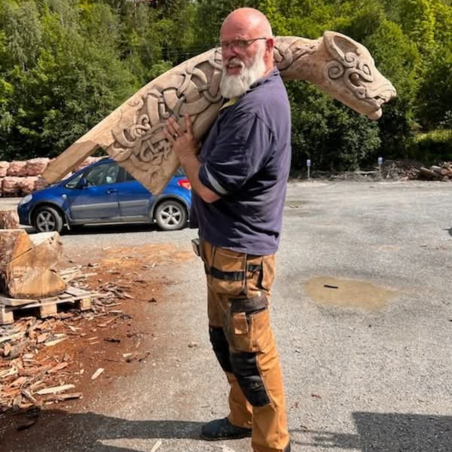 Look at our wolf's head! 🐺
The famous Norwegian woodcarver, Egil Jansson, is the master mind behind this beautiful work of art.
We can't wait for you all to see it in its rightful place. 😀
#woodcarving #vikingship #norwegianvikings #vikingart #boatbuilding #shipbuilding
