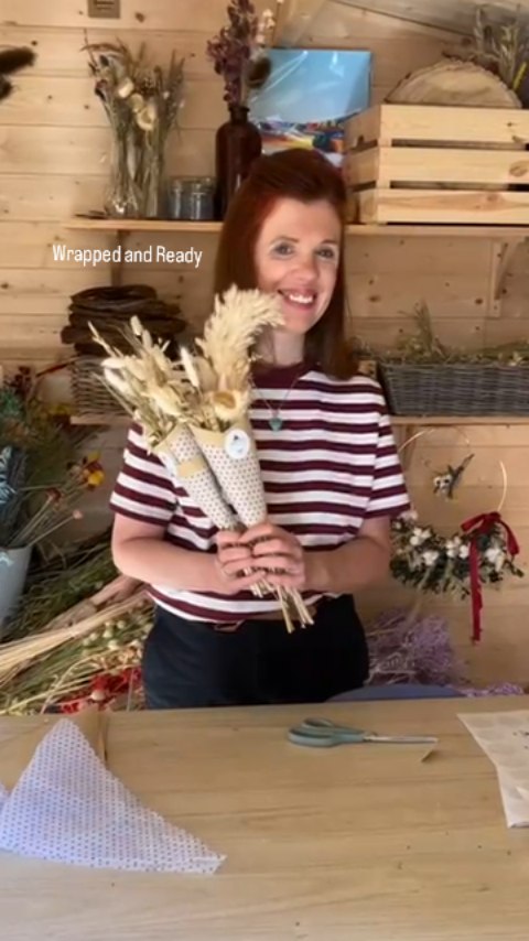 Me in my dried flower cabin ❤️
Where I make wedding flowers
Create and wrap bouquets
Deliver Wreath workshops
Dry flowers and have a cup of tea in peace 😊
#liverpoolflorist
#driedflowerwedding
#smallbusinessliverpool
#driedflowers
#happyplace❤️