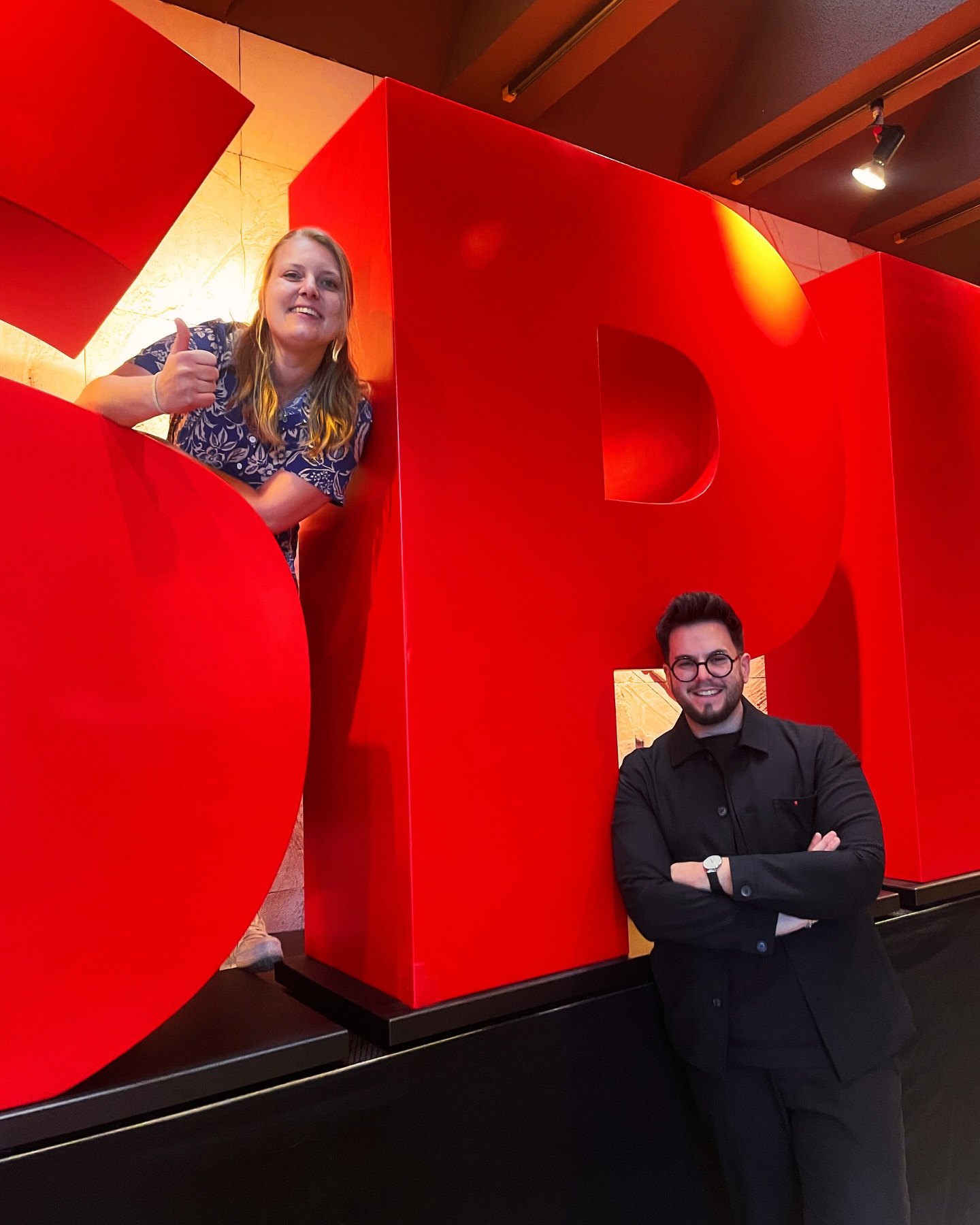 Das war die LandesvertreterInnen-Versammlung der @spd_bawue in Fellbach 🌹
Dort wurde die Landesliste zur Landtagswahl am 8. März 2026 gewählt. Unser Landespartei- und Fraktionsvorsitzender @andreas.stoch wird die 70 Ka ndidatinnen und Kandidaten anführen 💪🏼
Wir freuen uns sehr über den Listenplatz unseres Kandidaten @simon.oezkeles 🥳 Mit 94 % wurde er auf Platz 27 gewählt - gleich nach den bisherigen männlichen Landtagsabgeordneten und ohne Gegenkandidaten 👏🏼 Das gibt nochmal ordentlich Rückenwind! Für unseren Kreisverband waren Simon und seine Zweitkandidatin und Laupheimer Stadträtin @team_lauretta sowie die Biberacher Stadträtin und Fraktionsvorsitzende @lizzy21181 die Delegierten.
#spd #landkreisbiberach #spdbw #landtagswahlbawü #biberach #laupheim #federsee #riedlingen #ochsenhausen