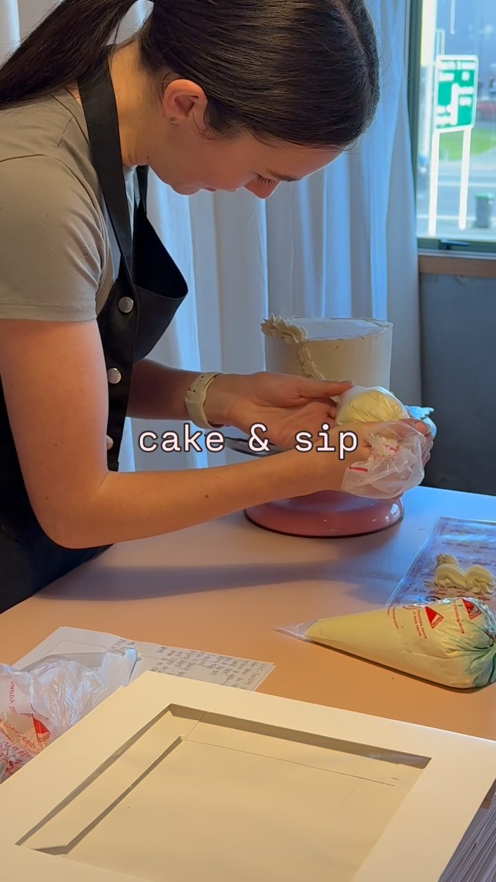 our first season of cake & sip 🎂 thank you to everyone who came & to our expert baker @charlottescakess 💖
we promise to return for cake & sip 2.0 - with more buttercream options, cupcakes and maybe flowers!? 🫡 stay tuned!!