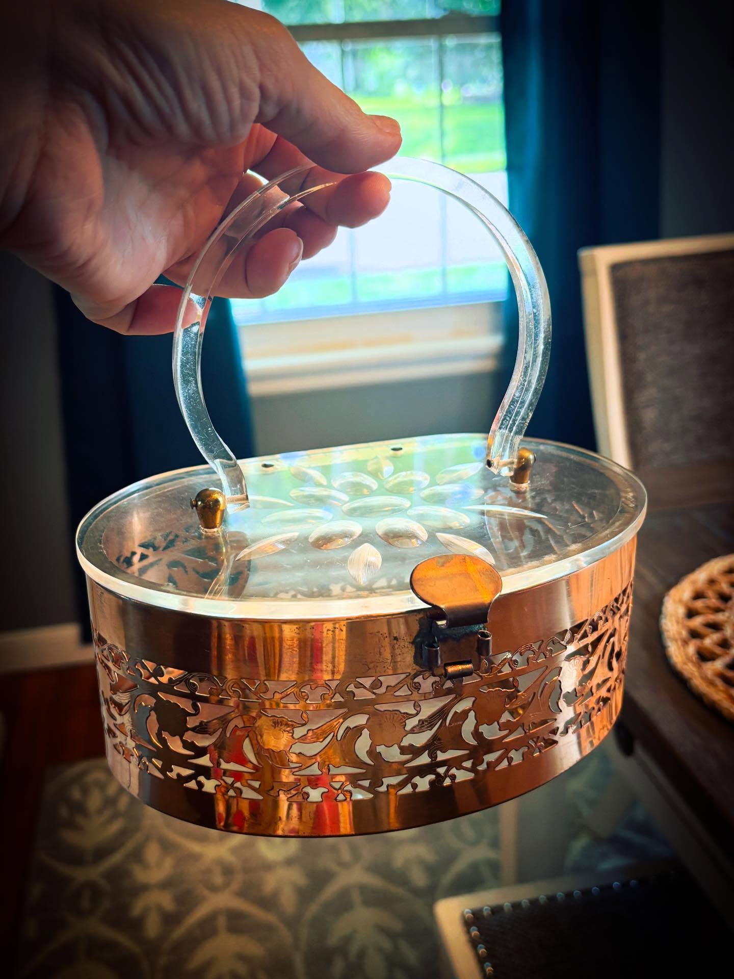 ✨Say hello to Lola - a vintage lucite + filigree beauty and a birthday treat to myself. ✨
At The Cozy Declutter, we believe every item should earn its place by sparking joy - and this 1950s stunner delivers. From her etched lid to her copper glow, she’s a little piece of functional art.
I can picture her perched on a cocktail bar, holding lipstick, mints, and just the right amount of mystery. 🍸💋 She’s proof that organization can be both beautiful and storied.
#TheCozyDeclutter #VintageFinds #LolaThePurse #OrganizedWithStyle #LuciteLove #TinyClosetBigGoals #MidCenturyGlam #CozyWithCharacter