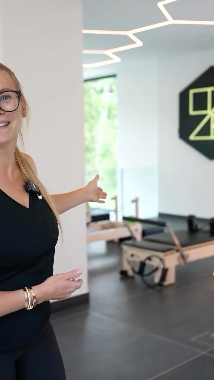 Lerne Zoe kennen – ehemalige Olympiaeiskunstläuferin & Gründerin von Zoesports 💫 Stell ihr jetzt deine Fragen rundum unser Studio #grünwald #pilates #motivation #münchen #zoesports