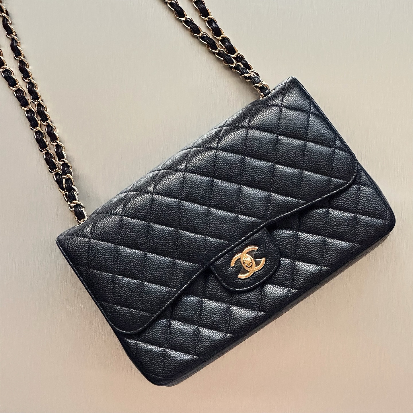 A forever icon. Chanel Jumbo Double Flap in black caviar leather with gold hardware â the ultimate in timeless Parisian style.
đ¤ A must-have investment piece.
For more information, please refer to the website link provided in the bio.
Listing no: UK 3117
Opuluxe.sg is not affiliated to the brands featured. We are an independent consignment platform of authenticated luxury products. All trademarks and copyrights remain sole property of the brands.