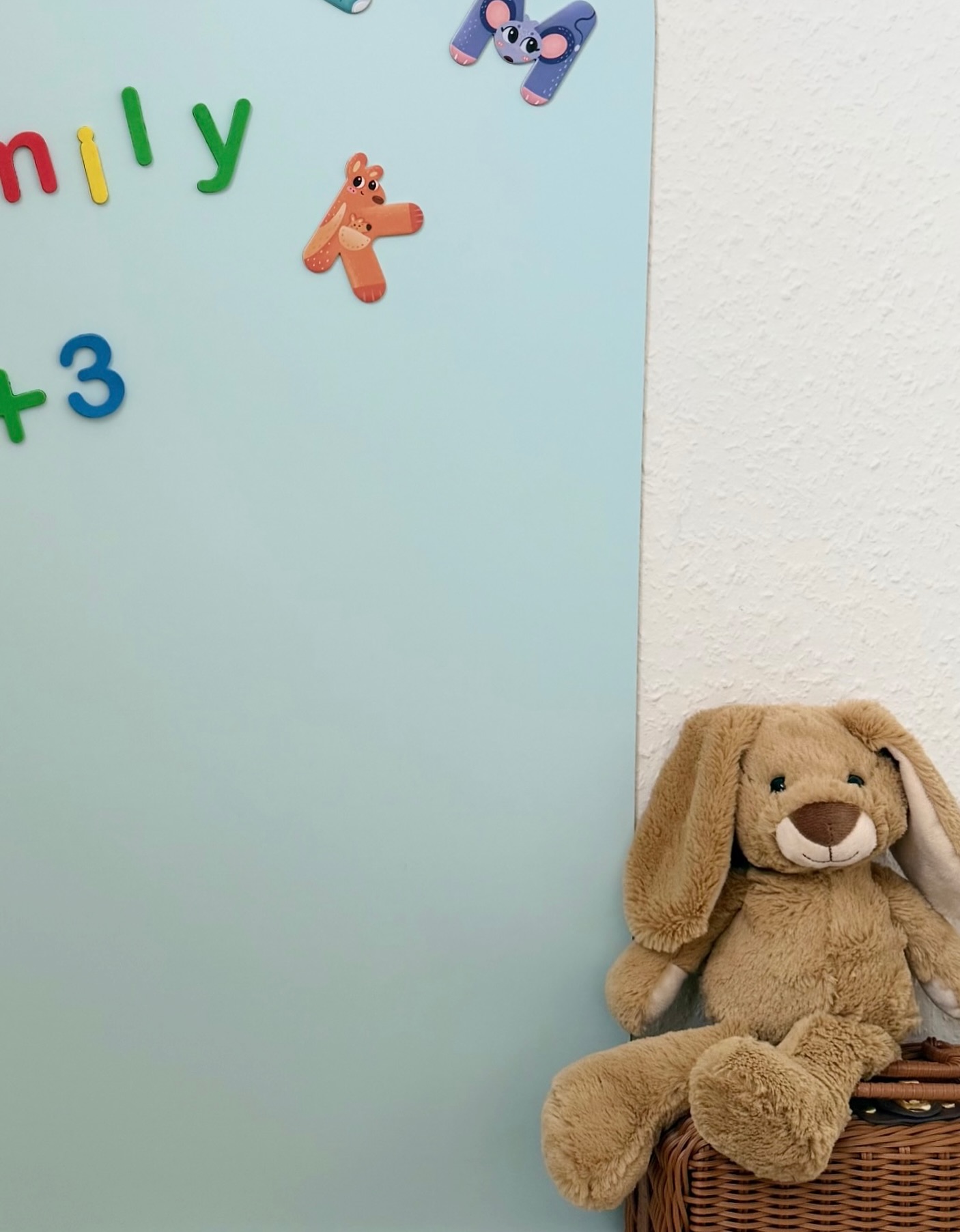 Bald wird’s bunt, kreativ & interaktiv! 💡✨
Ein kleiner Einblick in etwas Großes, das schon jetzt viele Kinderherzen höherschlagen lässt.
Neugierig? Schon bald gibt es mehr zu entdecken! 🎉
#comingsoon #spielidee #kinderzimmerliebe #lernenmitspaß #kreativmitkind #geschenkideen #fun #kinderprodukte #kreativspielzeug #montessoriinspired #spielerischlernen #kinderbeschäftigung