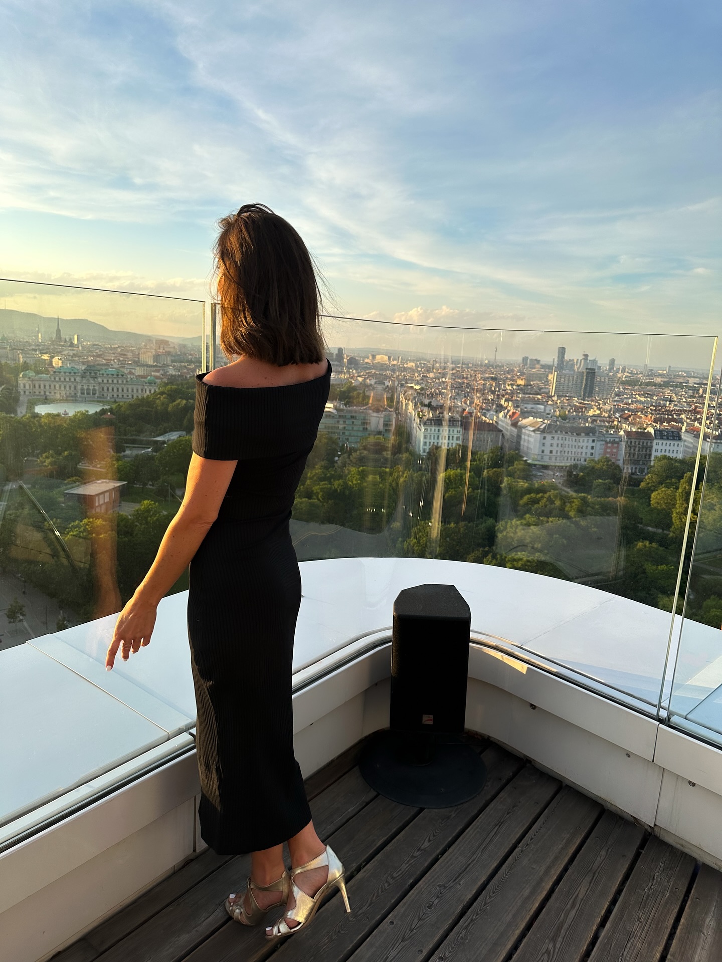 Enjoying some sunset vibes at Aurora — where the sky mixes the perfect cocktail
Golden hues, city views, and every sip as smooth as the evening breeze.🍸🏙️
#sunset #sunsetlove #bestoftheday #aurorarooftopbar