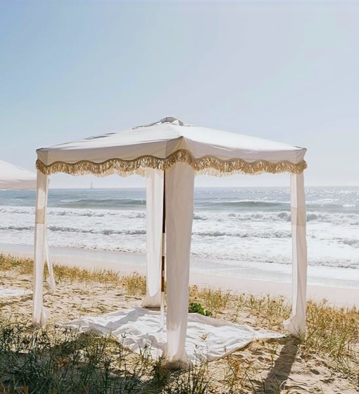 🌊☀️Planning a Beach Day? From selecting the right spot to delicious treats, we've got you covered for a memorable day at the shore 🏖️🍉
#BeachDay #PicnicVibes #SummerFun #BeachPicnic #DaytonaBeach #NewSmyrnaBeach