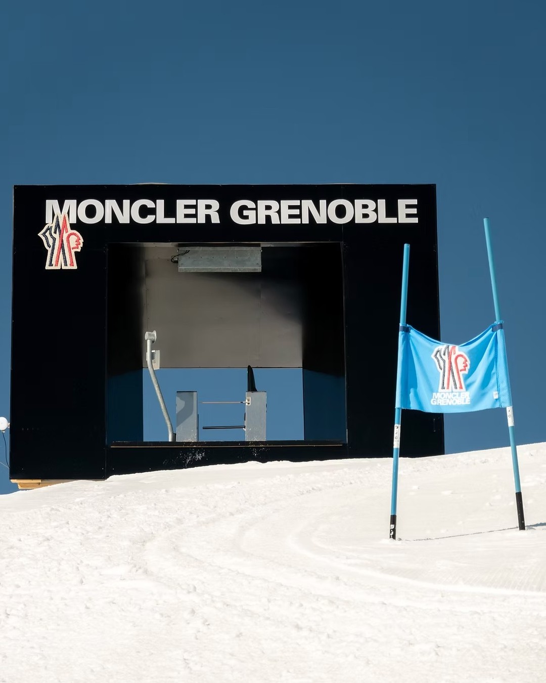 In a world of endless scrolls, it's the unexpected moments that cut through.
We’re seeing it more and more. Brands leaning into experiences that surprise, that interrupt the ordinary, and stick in the memory. Not just attention-grabbing, but emotionally resonant.
And even up here in the mountains — yes, especially here, we’re seeing it work.
A branded gondola at 2,000 metres. A lift station that turns into a brand touchpoint.
It’s that one unexpected moment people talk about long after the snow melts.
Sometimes, the strongest impressions come when people least expect them.