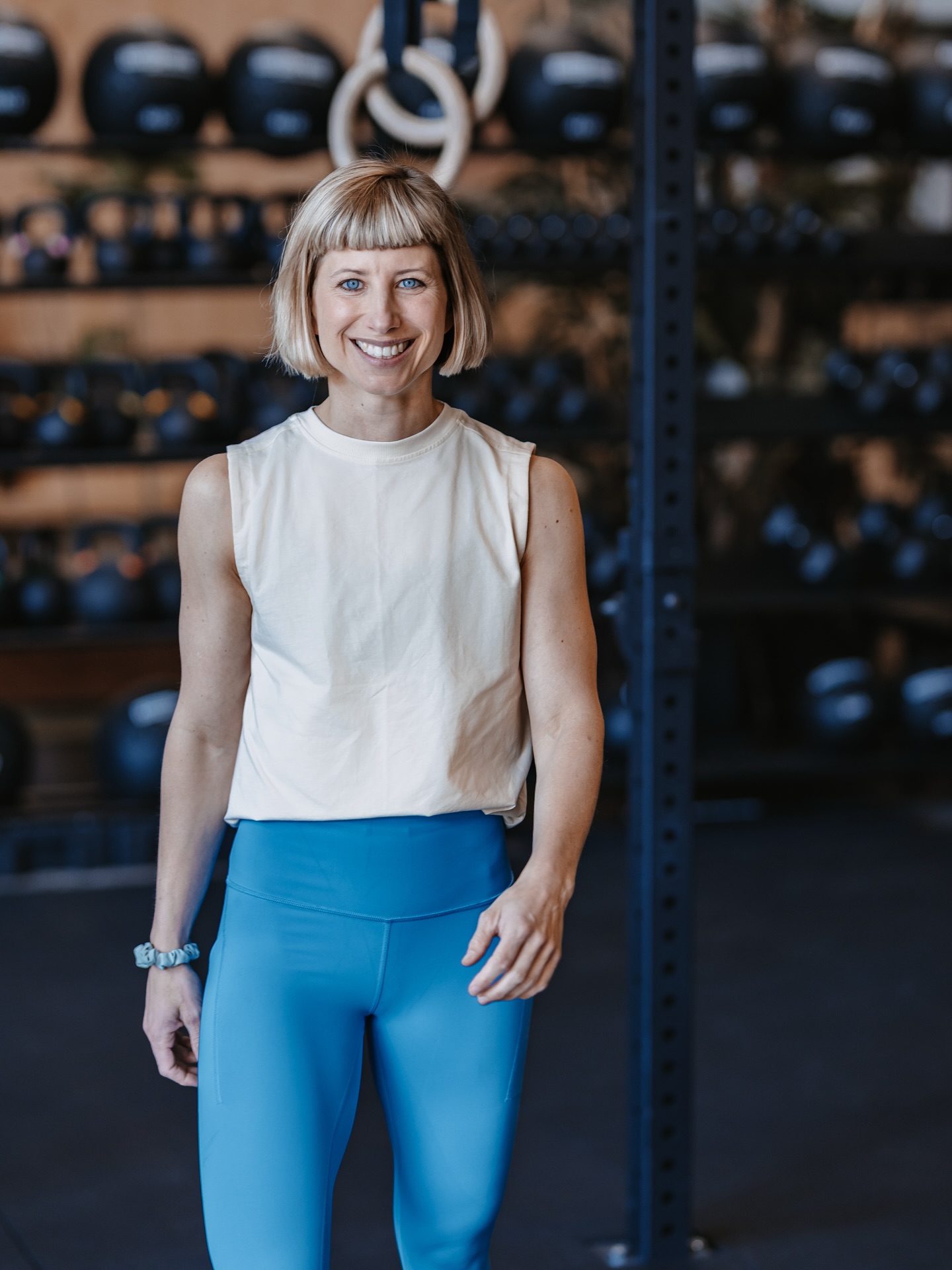 Hoi Mitenand, ich bin Elena – zweifache Mama, CrossFit Level 3 Trainerin und Mitgründerin von MOMentum.
Nach meinen eigenen Geburten habe ich gemerkt, wie sehr Mamas beim Wiedereinstieg in die Bewegung oft allein gelassen werden – dabei brauchen wir gerade da kompetente Unterstützung.
In unseren Rückbildungskursen bringe ich mein Wissen aus dem funktionellen Training und der Rückbildung zusammen.
Mein Ziel: dass du dich wieder stark, stabil und wohl in deinem Körper fühlst.
Nicht perfekt – sondern echt 💛
#mamacoach #rückbildung #momentumtraining #trainingnachdergeburt #wilsg #sirnach #postnataltraining #mamastark #mamasindheldinnen #ccft