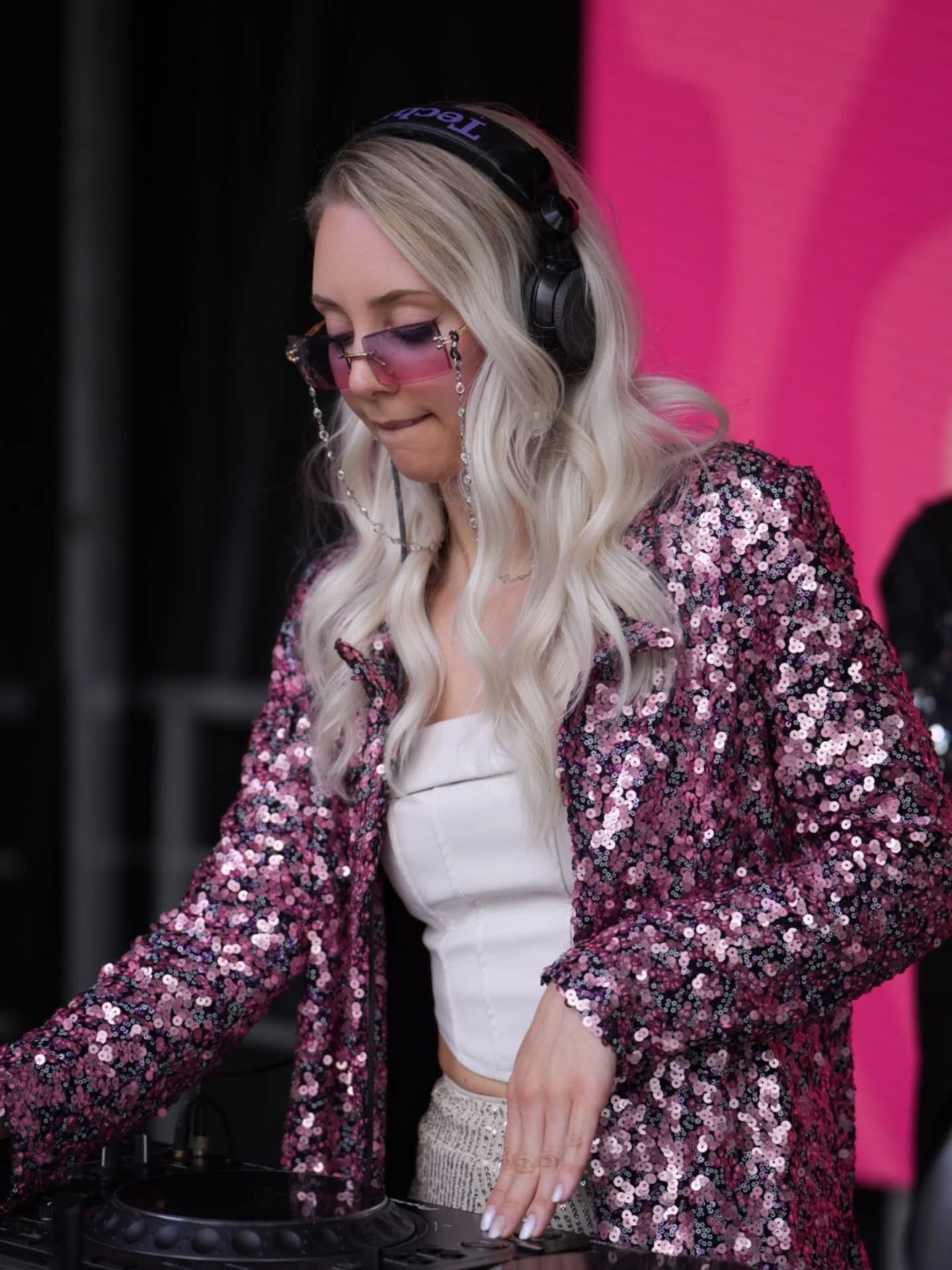 💗🪩 Vancouver, get ready to sparkle… because I’m officially going to Rosé Disco and it’s going to be the ultimate pink & white summer fantasy!
✨ Rosé Disco is coming to the PNE Fairgrounds on July 27th and if you’ve been waiting for a sign to sip bubbly, dance to non-stop disco beats, and live your best glam life under the sun — this is it! 🌸
💃🏽 Think:
🪩 Non-stop disco bangers
🍷 Rosé all day (this is a 19+ event)
🍓 Gourmet bites & glitter
🌞 Dancing, twirling, and capturing the cutest content with your crew
📍This is 𝗧𝗛𝗘 𝗽𝗮𝗿𝘁𝘆 𝗼𝗳 𝘁𝗵𝗲 𝘀𝘂𝗺𝗺𝗲𝗿, and trust me — you don’t want to miss it.
🎟️ Tickets are live and moving fast — hit the link in my bio right now and grab yours before they’re gone. Let’s clink glasses and create memories together! 💋✨
#pr #rosédisco #summerinthecity #vancityevents #vancityeats #vancouver_canada #yvrevents #yvrblogger