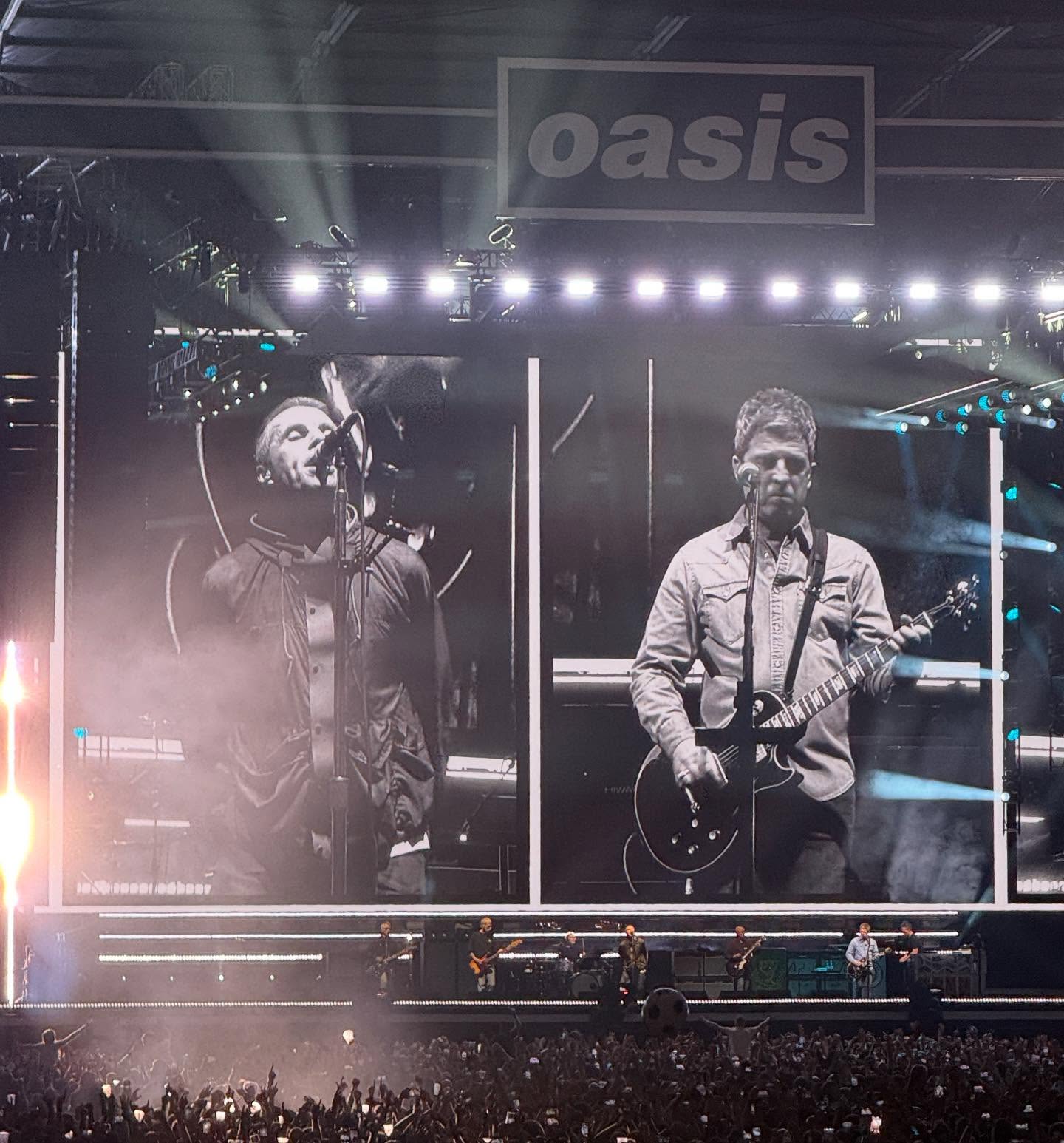 Not sure how to express my feelings about seeing @oasis last night. An absolutely amazing gig, best performance in years, but tinged with a sadness that it’ll be the last time I ever get to see them live.
They inspired me to learn to play music all those years ago, and for me, will live forever.
Thank you gents, it was truly #biblical 🎸
.
#oasis #live25 #rockandroll #livemusic @themightyi @liamgallagher @sam.bickerton 📷 @kris.bickerton