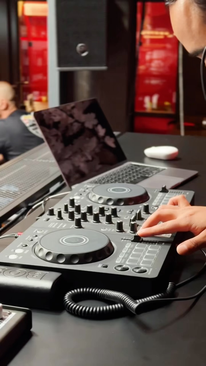 🔥 Tu veux savoir pourquoi tout le monde parle du Kill Grill ?
C’est pas juste un resto, c’est une expérience.
🥩 Viande d’exception, ambiance de dingue, service au top.
Que ce soit pour un repas entre potes, un date ou un moment à célébrer…
Ici, tu vis quelque chose de vraiment unique.
📍 Route de la Claie aux Moines 324, Lutry
📞 +41 78 215 85 83
🌐 www.killgrill.ch
🔗 Réserve directement dans la bio
#KillGrill #ExpérienceGustative #ViandePremium #Lutry #