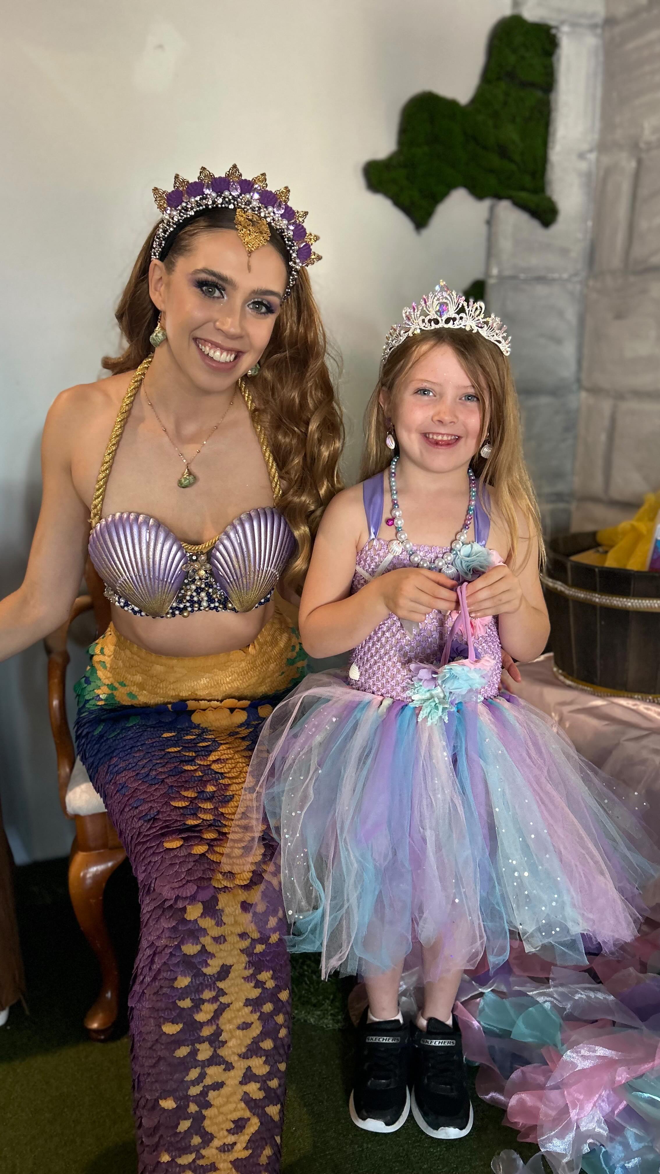 Their little gasps, the giggles, the wide-eyed wonder — pure magic 🥹🧜🏼♀️✨
Mermaid spells, sparkles, and an extra loud “abracadabra!” 🪄🌊
#MermaidParty #KidsPartyMagic #MermaidTarielle #MagicalMoments #MelbourneMermaid #MermaidMagic #MermaidPartyMelbourne #MermaidTheme #MermaidThemeParty