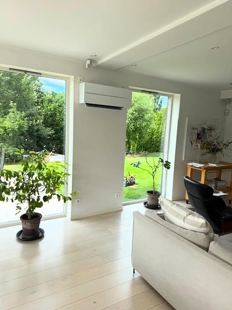 2st multisplitsystem installerade i Sollentuna💪🏻
1st MXZ-2F53 med 2st Hero innedelar.
1st MXZ-3F54 med 3sr Hero innedelar.
Svarta plåtkanaler och svartkabeldragning av vår elektriker😎