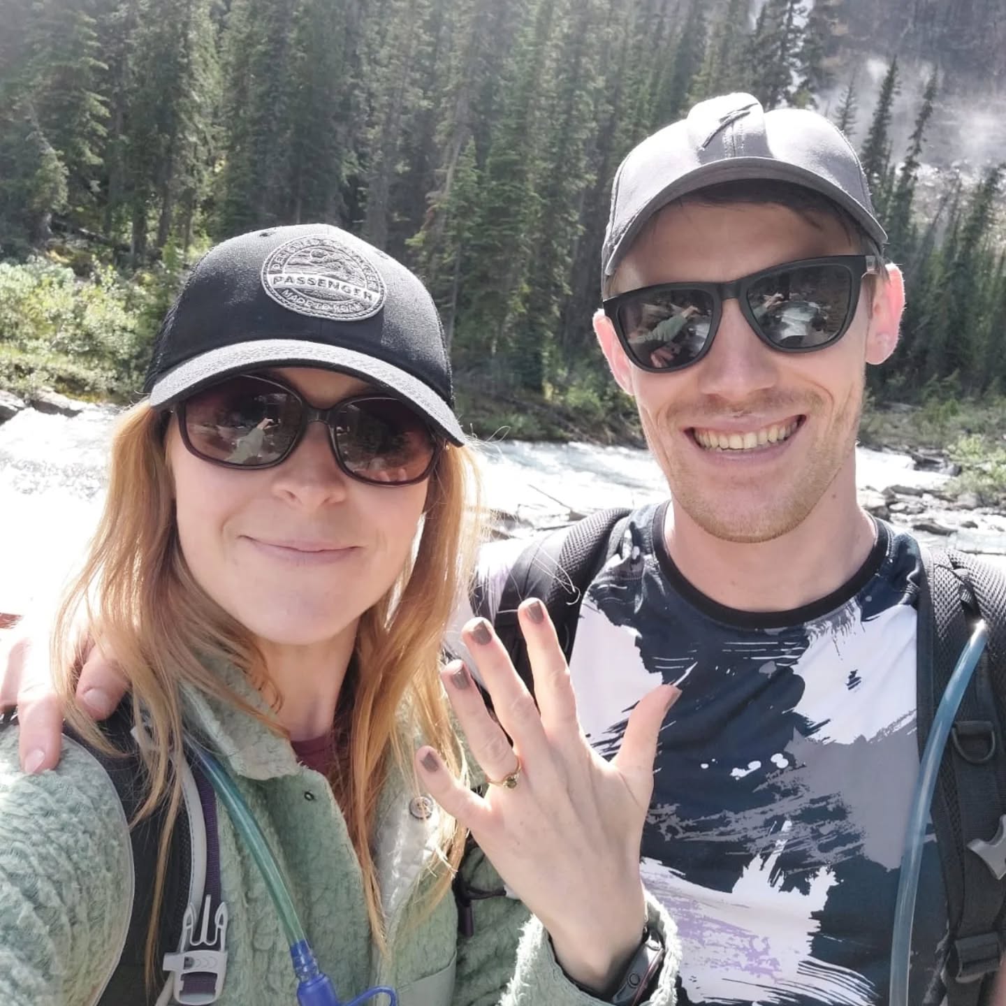 Such an incredible setting for a proposal! Congratulations M & A! I'm thrilled to hear that all went to plan and A loves the ring✨🌄🤗
Swipe for a close up 👀
